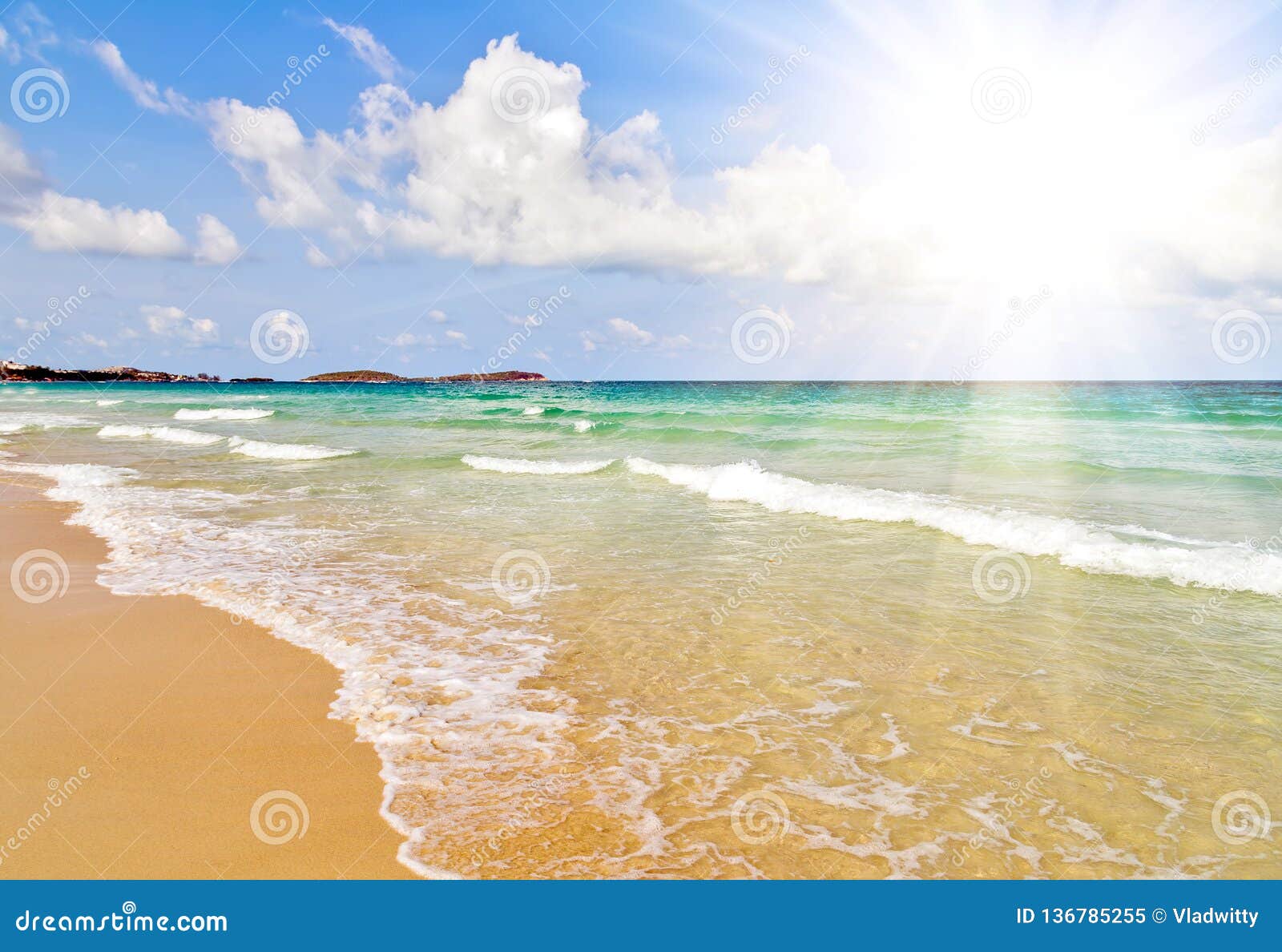 阳光海滩和海夏天自然风景库存图片 图片包括有 阳光海滩和海夏天自然风景库存图片 图片包括有
