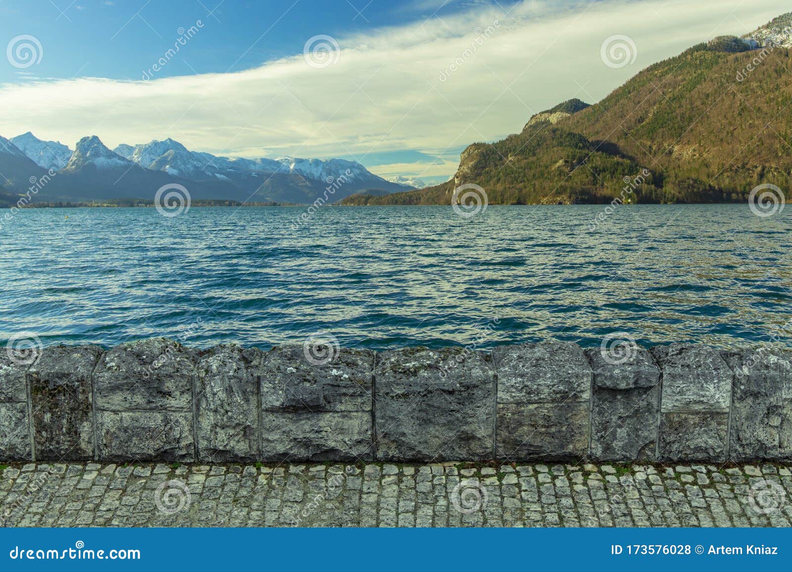 阿尔卑斯山风景如画壁纸概念自然摄影与宁静湖水背景景观风景库存照片 图片包括有阿尔卑斯山风景如画壁纸概念自然摄影与宁静湖水背景景观风景