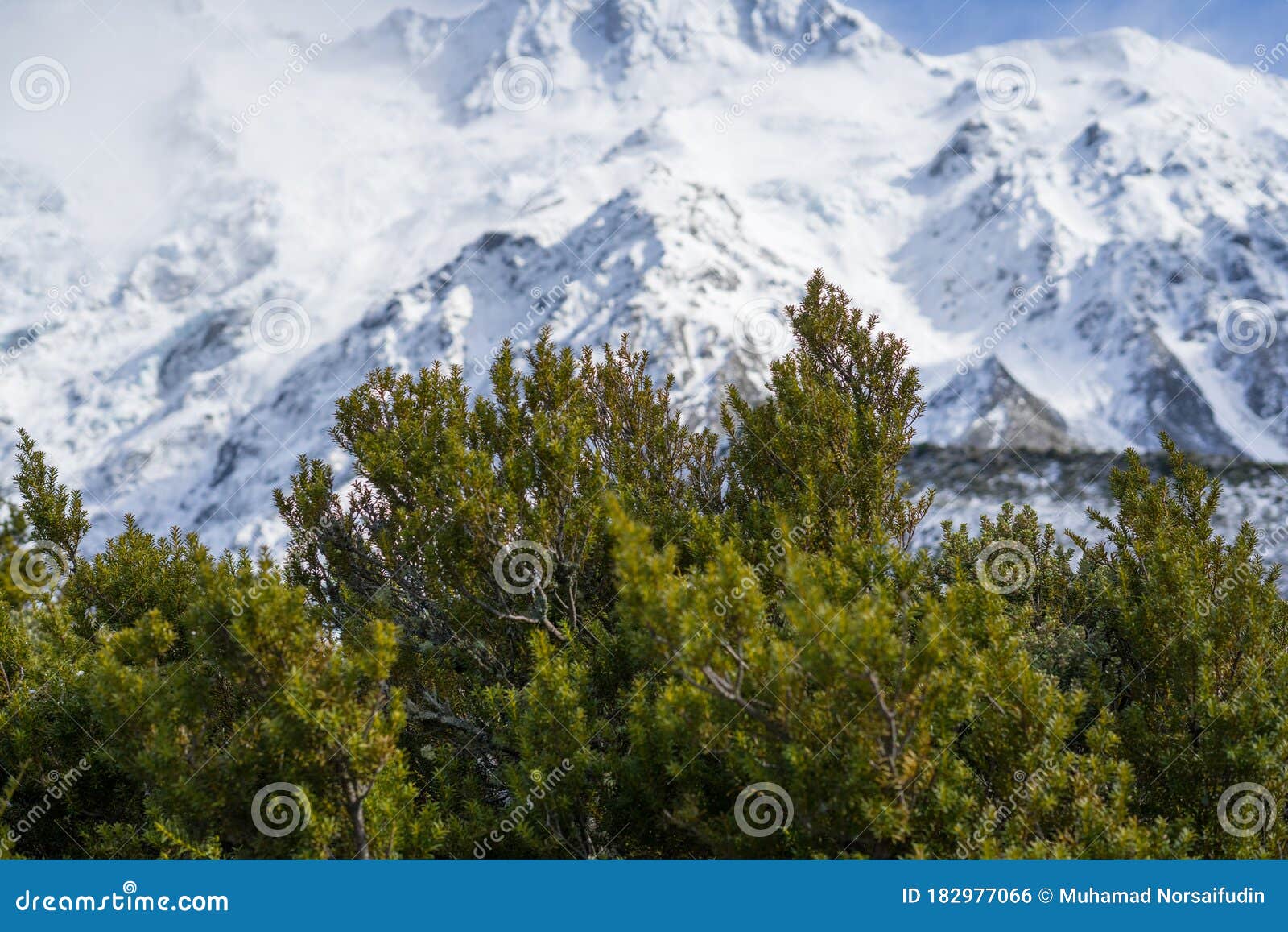 雪山上令人惊叹的风景库存照片 图片包括有雪山上令人惊叹的风景