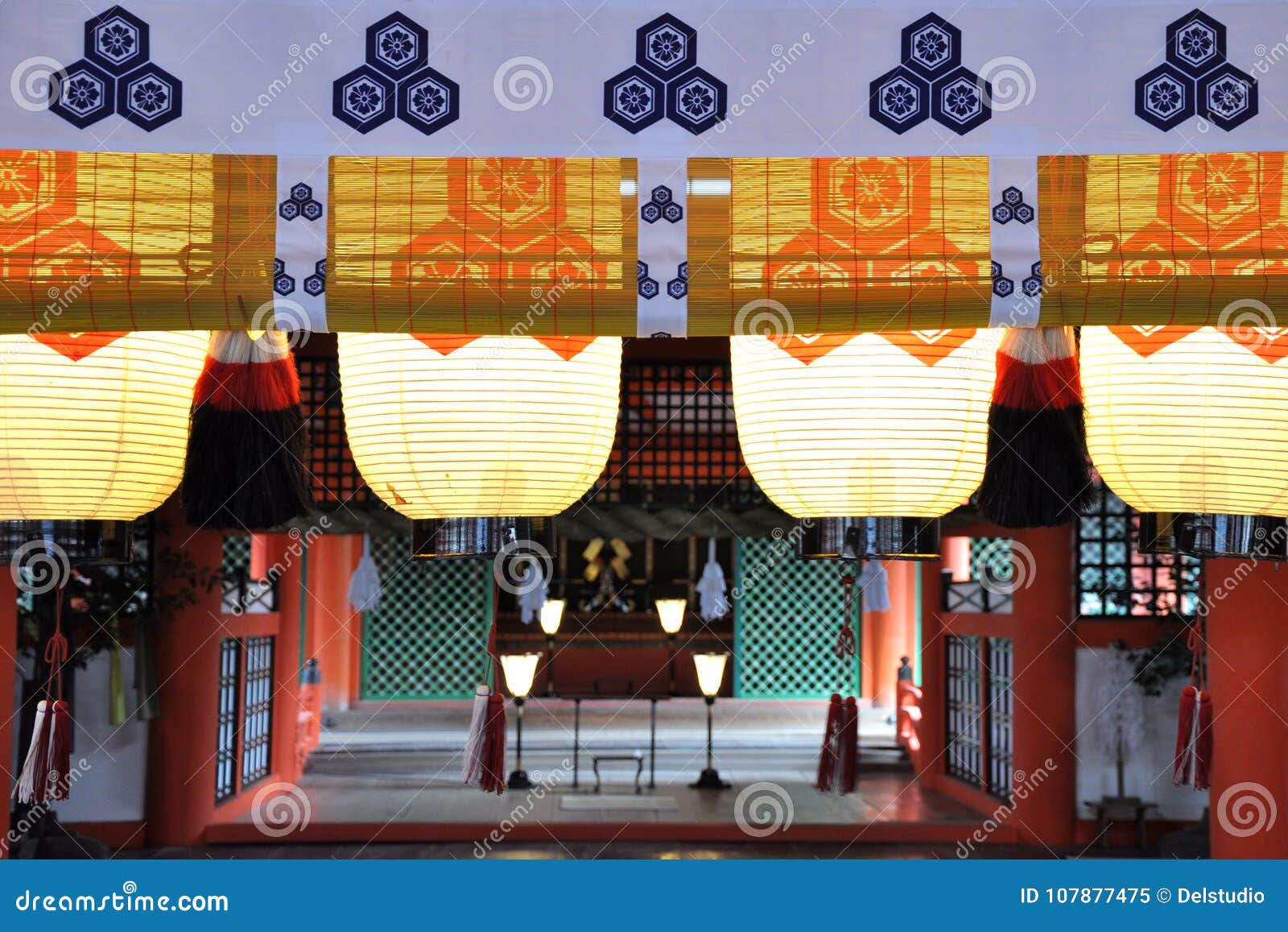 靖国神社 东京日本内部的细节库存图片 图片包括有宗教信仰 日语 寺庙 灯笼 纸张 日本之神道教 靖国神社 东京日本内部的细节库存图片 图片包括有宗教信仰 日语 寺庙 灯笼 纸张 日本之神道教