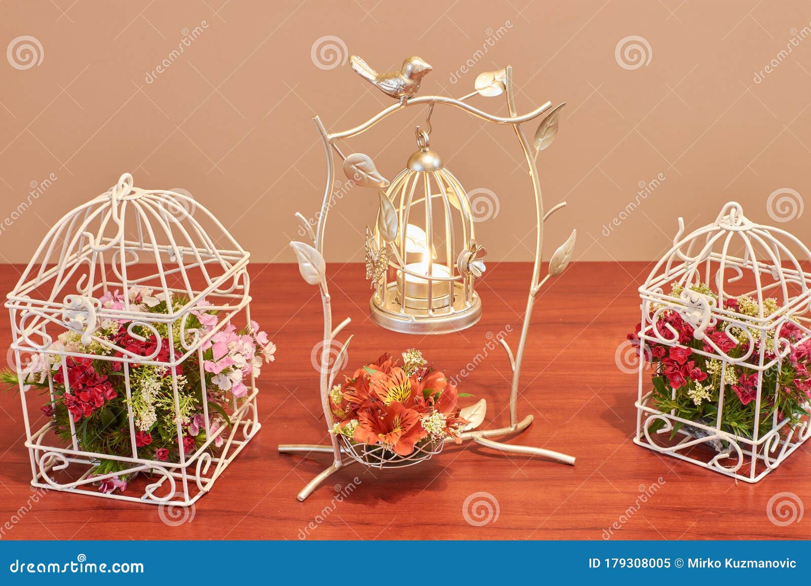 鸟笼花布置的复古婚嫁装饰库存图片 图片包括有花束 浪漫 准备 设计 系列 概念 婚姻 鸟笼花布置的复古婚嫁装饰库存图片 图片包括有花束 浪漫 准备 设计 系列 概念 婚姻