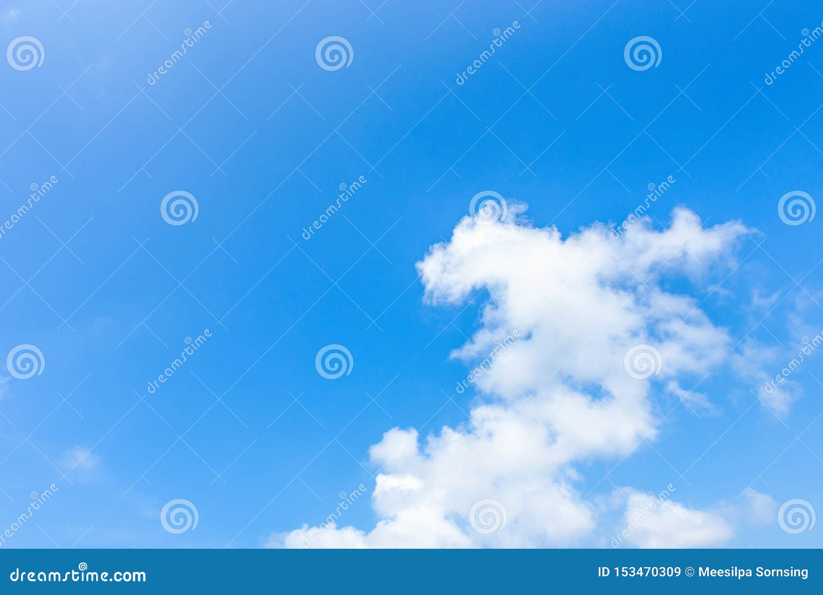 黑土上白云天下午美丽的天空和云库存图片 图片包括有可能 风景 结算 空间 照亮 室外