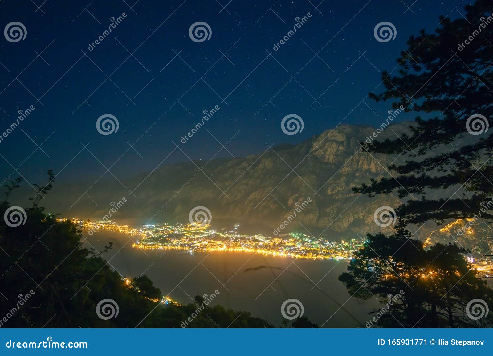 黑山科托尔夜城景库存图片 图片包括有 黑山科托尔夜城景库存图片 图片包括有