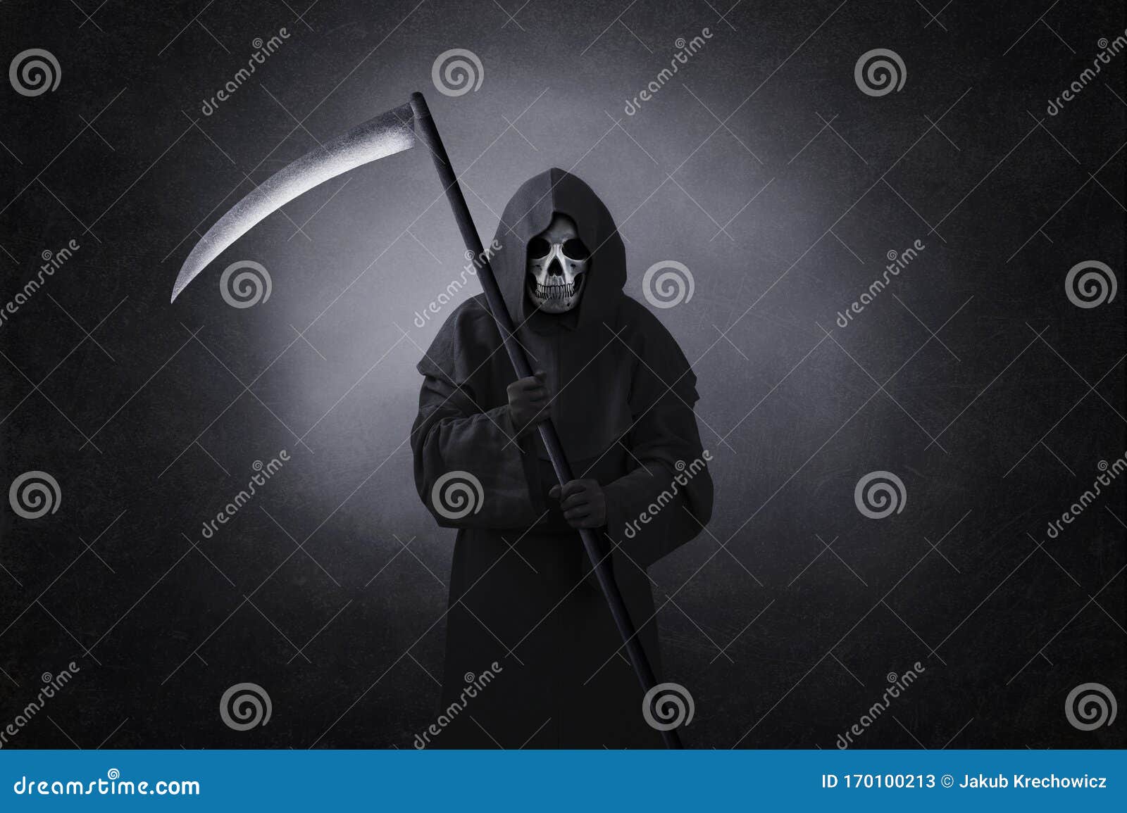 黑暗中拿着镰刀的死神库存图片 图片包括有万圣节 停止 怪物 恐惧 罪恶 蠕动 惊吓 黑暗中拿着镰刀的死神库存图片 图片包括有万圣节 停止 怪物 恐惧 罪恶 蠕动 惊吓