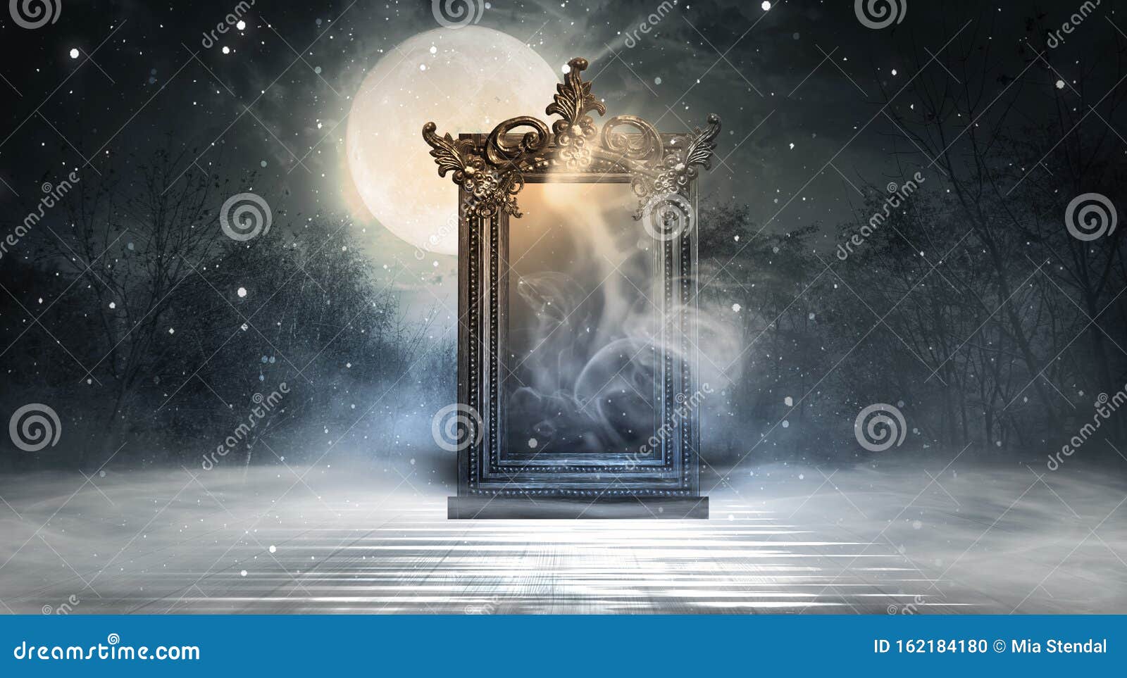 黑暗的幻想景观黑森林 魔镜库存照片 图片包括有执行 自治权 午夜 玻璃 投反对票 神秘主义者