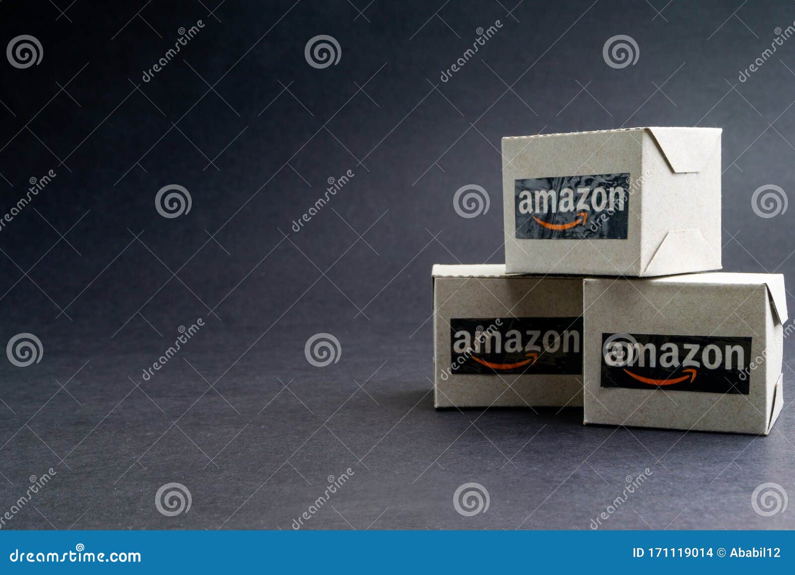 黑色背景上的amazon运送包装盒编辑类库存图片 图片包括有快速 装箱 营销 公司 程序包 黑色背景上的amazon运送包装盒编辑类库存图片 图片包括有快速 装箱 营销 公司 程序包