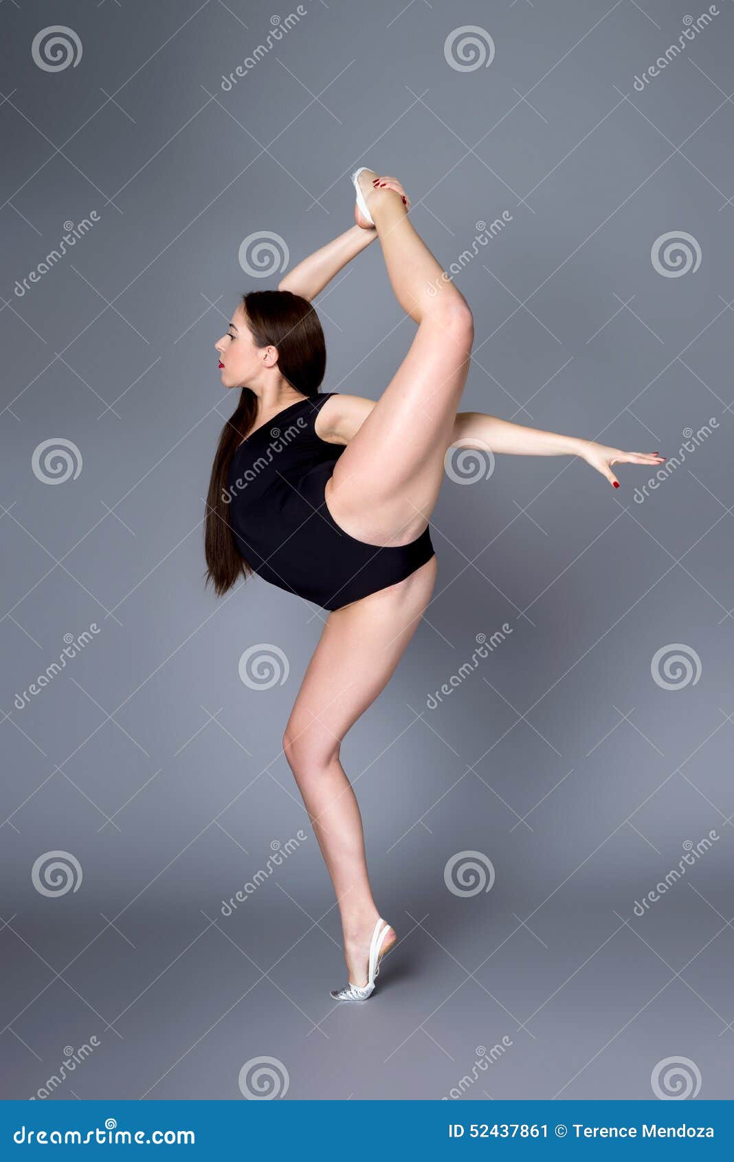 Nude Female Contortionists 92