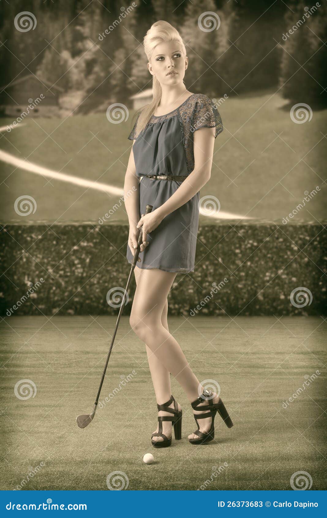 Blonde Girl Pays Golf, In A Vintage Style Stock Photos 