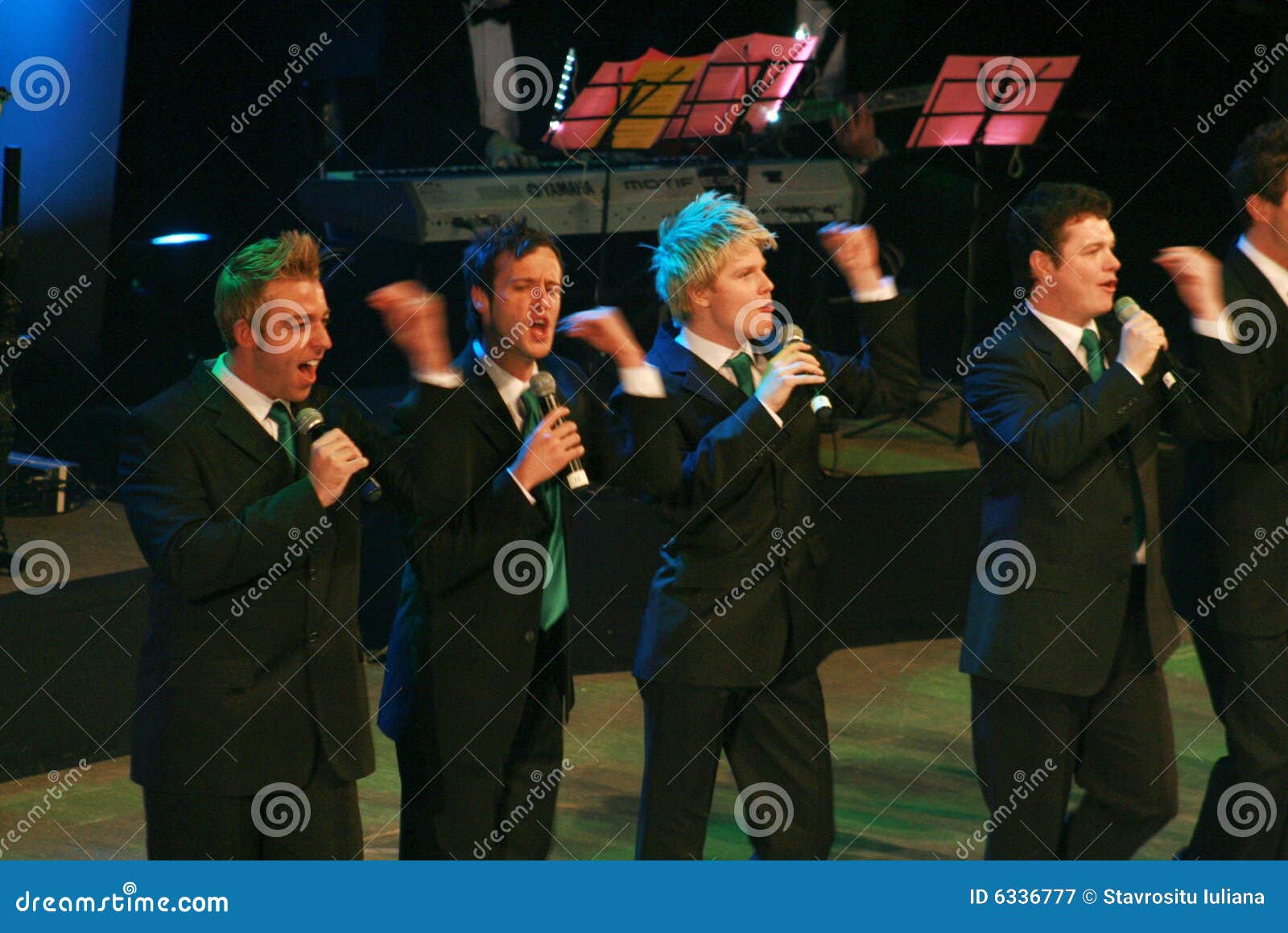 The 12 Irish Tenors editorial photography. Image of song 6336777