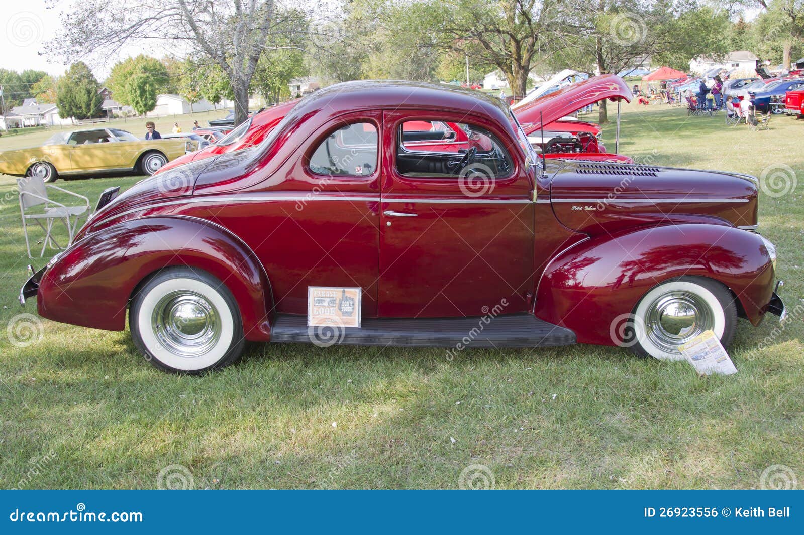 1940 Ford DeLuxe Side view editorial photo. Image of automobile 26923556