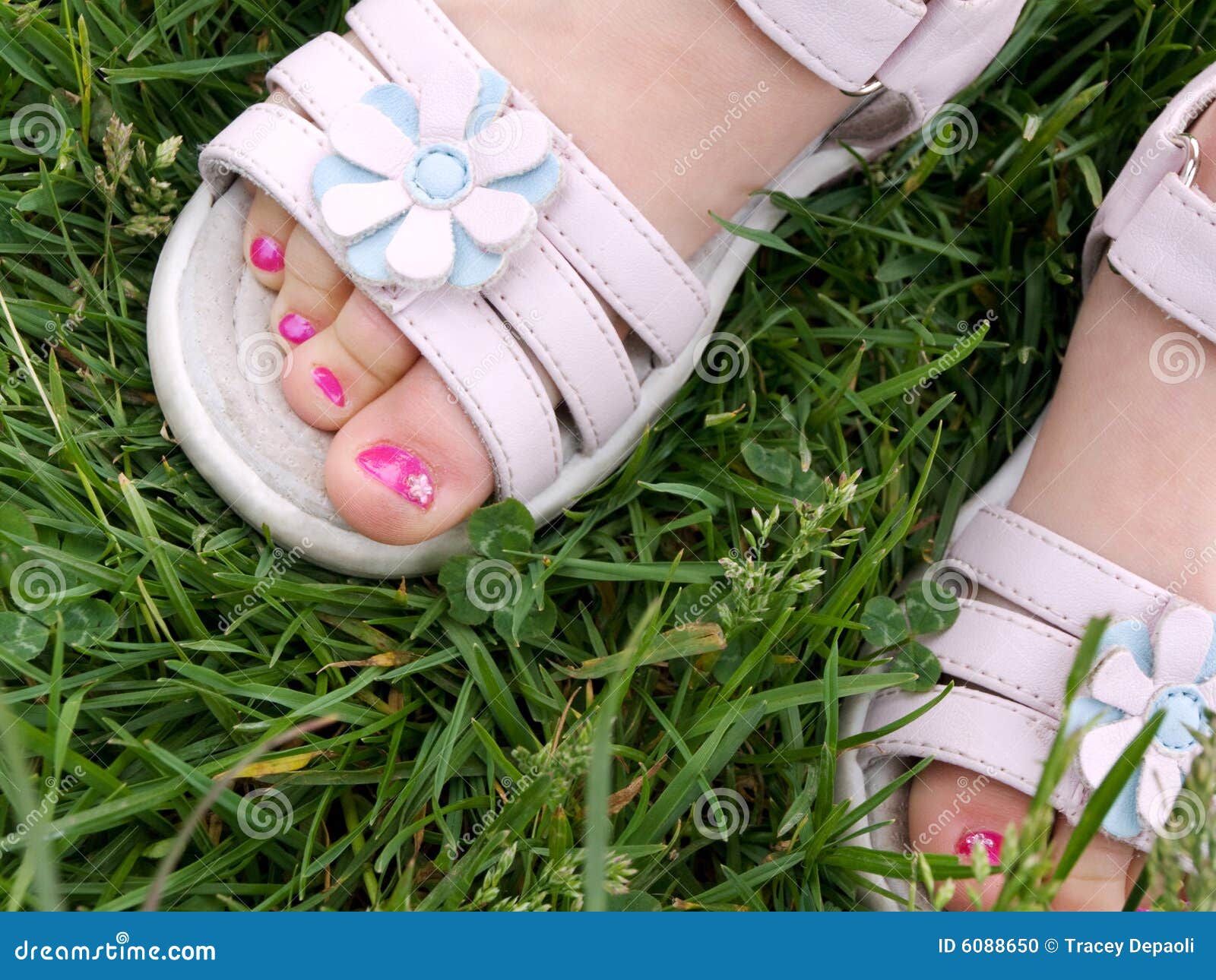 white dress sandals for girls