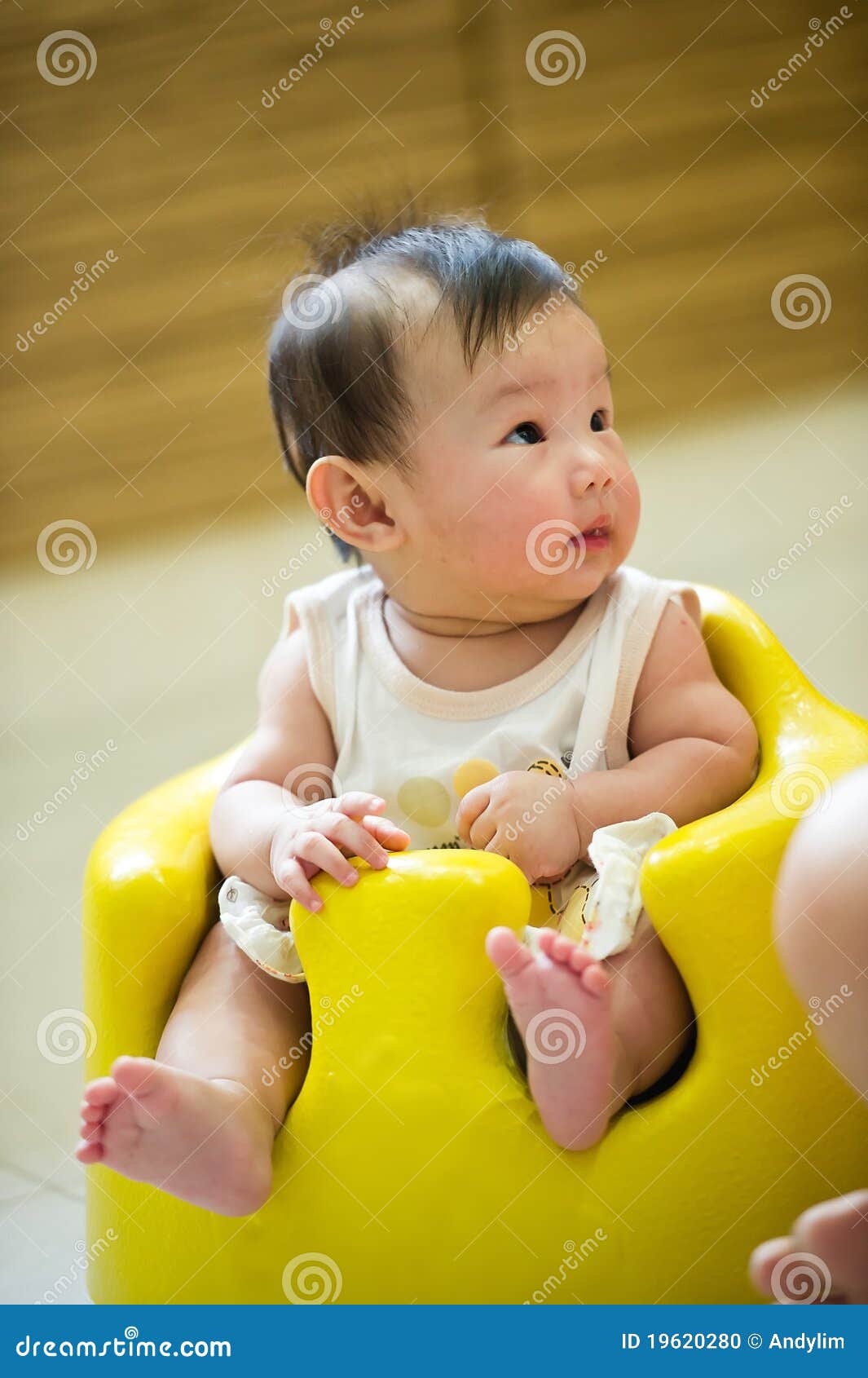 4 Month Old Asian Baby Girl Having a Haircut Stock Photo - Image of  chinese, month: 19620280
