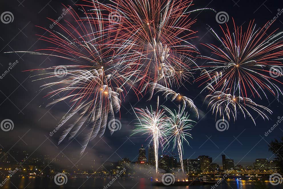 july 4th fireworks portland oregon time