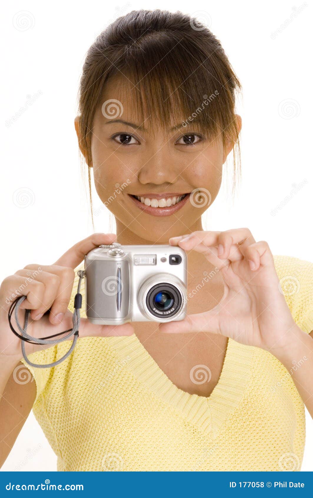 拿着照相机拍摄的女人人物图片-千叶网