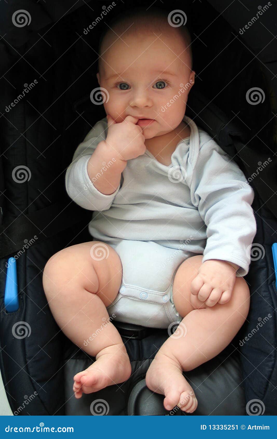 5 Monate Alte Baby In Einem Sitz Stockbild Bild Von Leben Zicklein introducing-baby-food-a-complete-guide-baby-food-recipes-baby-first