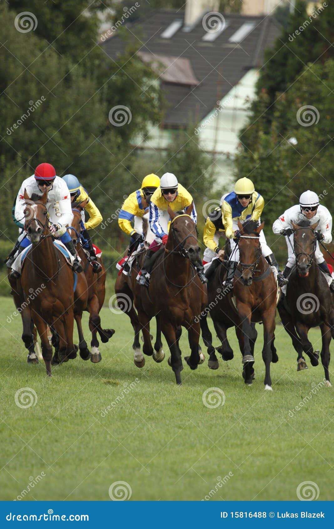 65. Chemin de rue Leger de Tattersalls dans la course de chevaux. 65. Chemin de rue Leger de Tattersalls comme chemin principal dans la concurrence régulière dans la course de chevaux à Prague, République Tchèque.