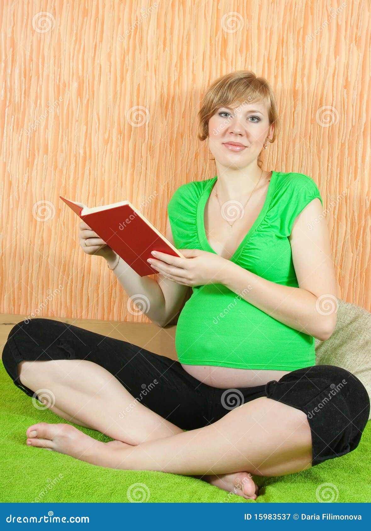 8 months pregnant woman stock image. Image of lifestyles - 15983537