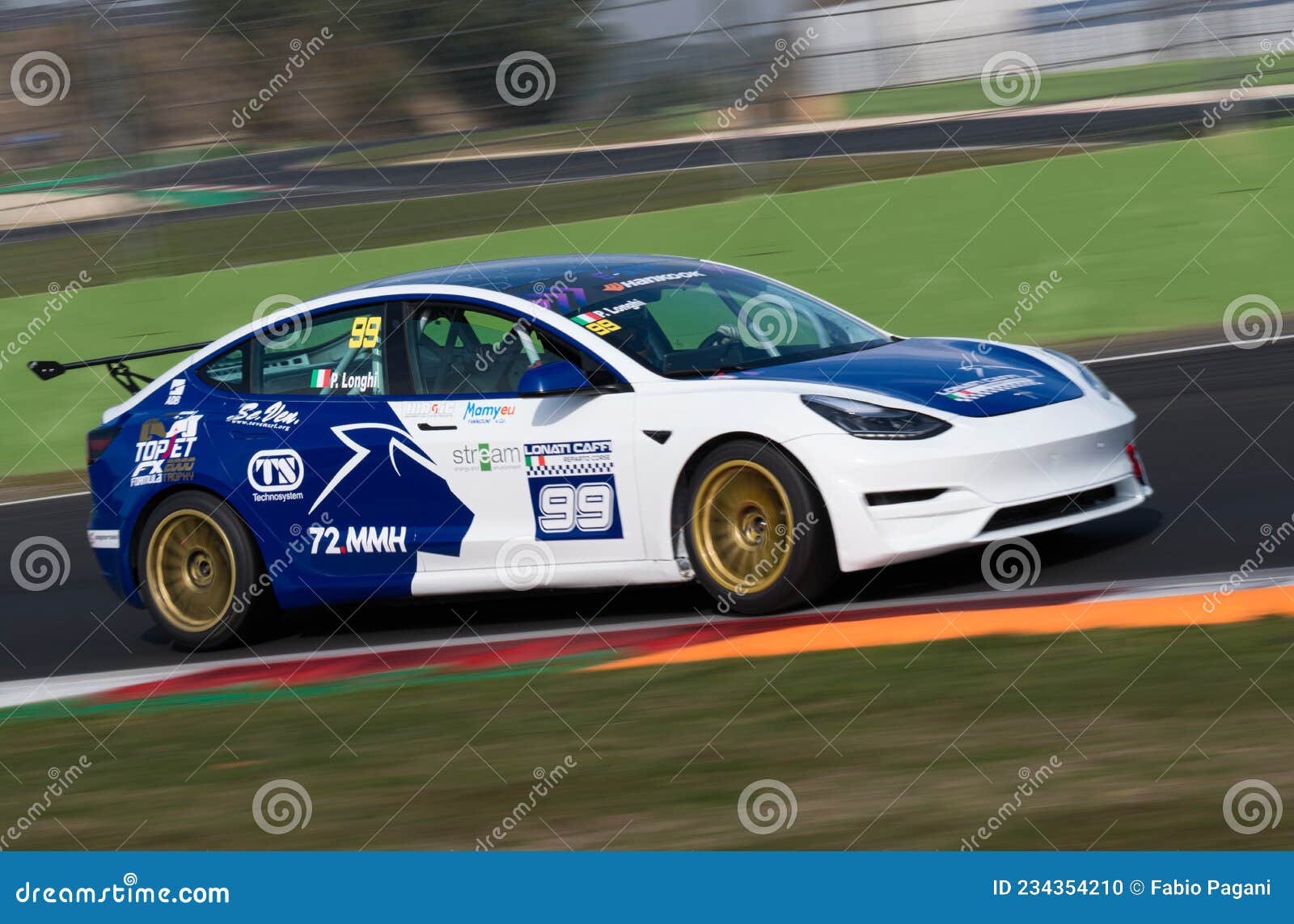 Ação Dos Carros Elétricos De Corrida Em Pista De Corrida Imagem Editorial -  Imagem de elétrico, outubro: 234354210