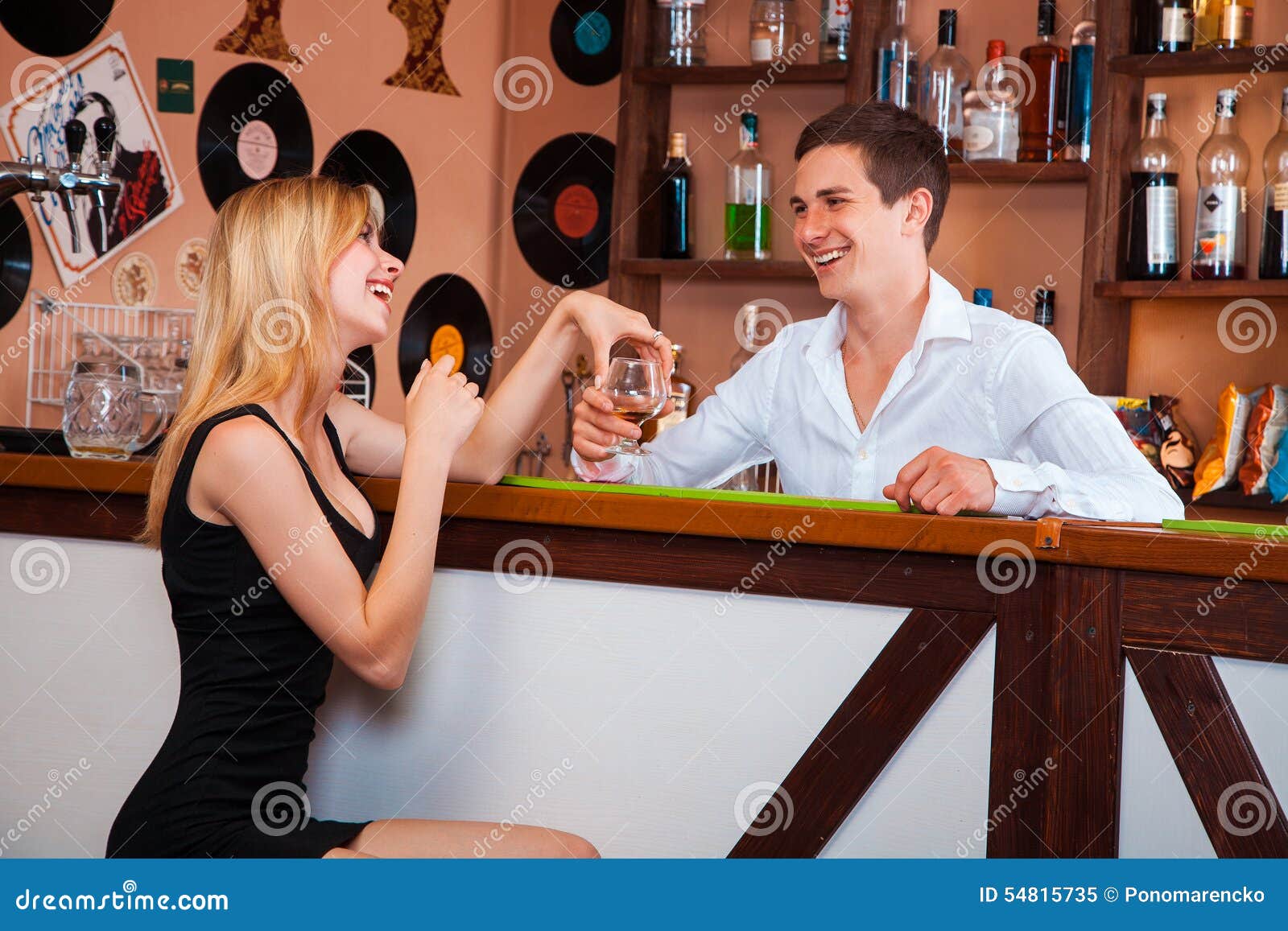 flirten met barman)