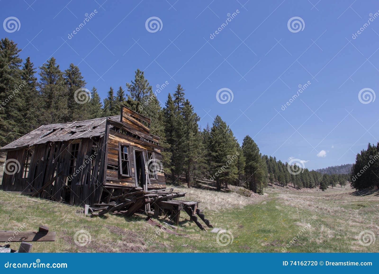 abandoned cabin valles caldera