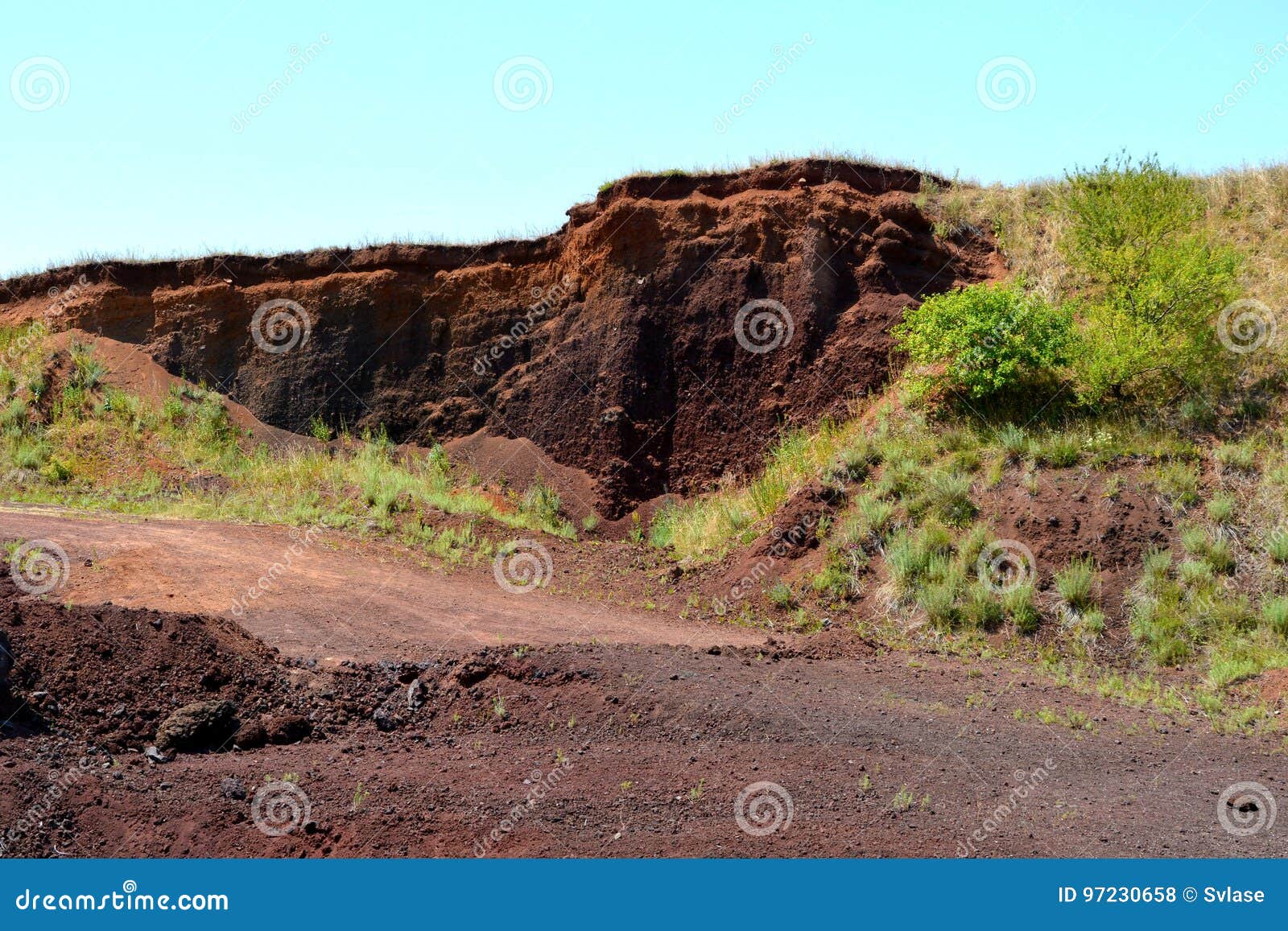 abandoned career of red scorea rocks