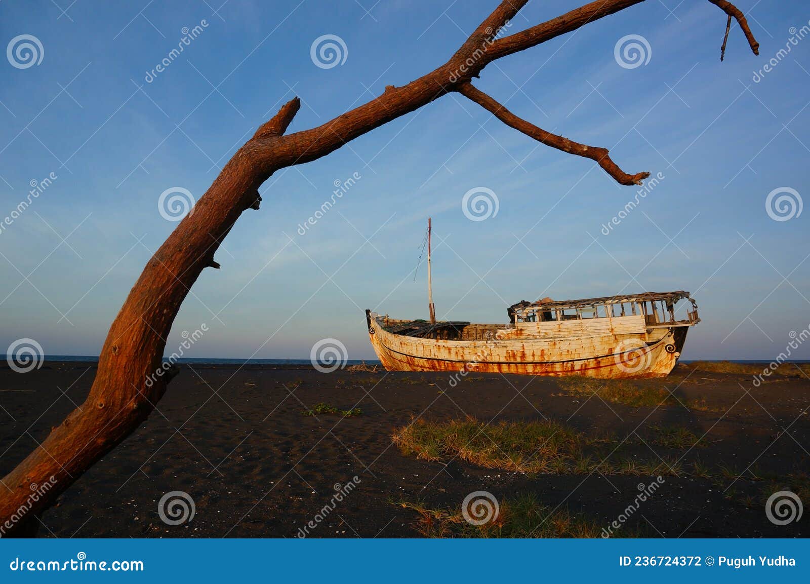 Abandoned Fishing Boat on the Beach Stock Photo - Image of fishing,  anchored: 236724372