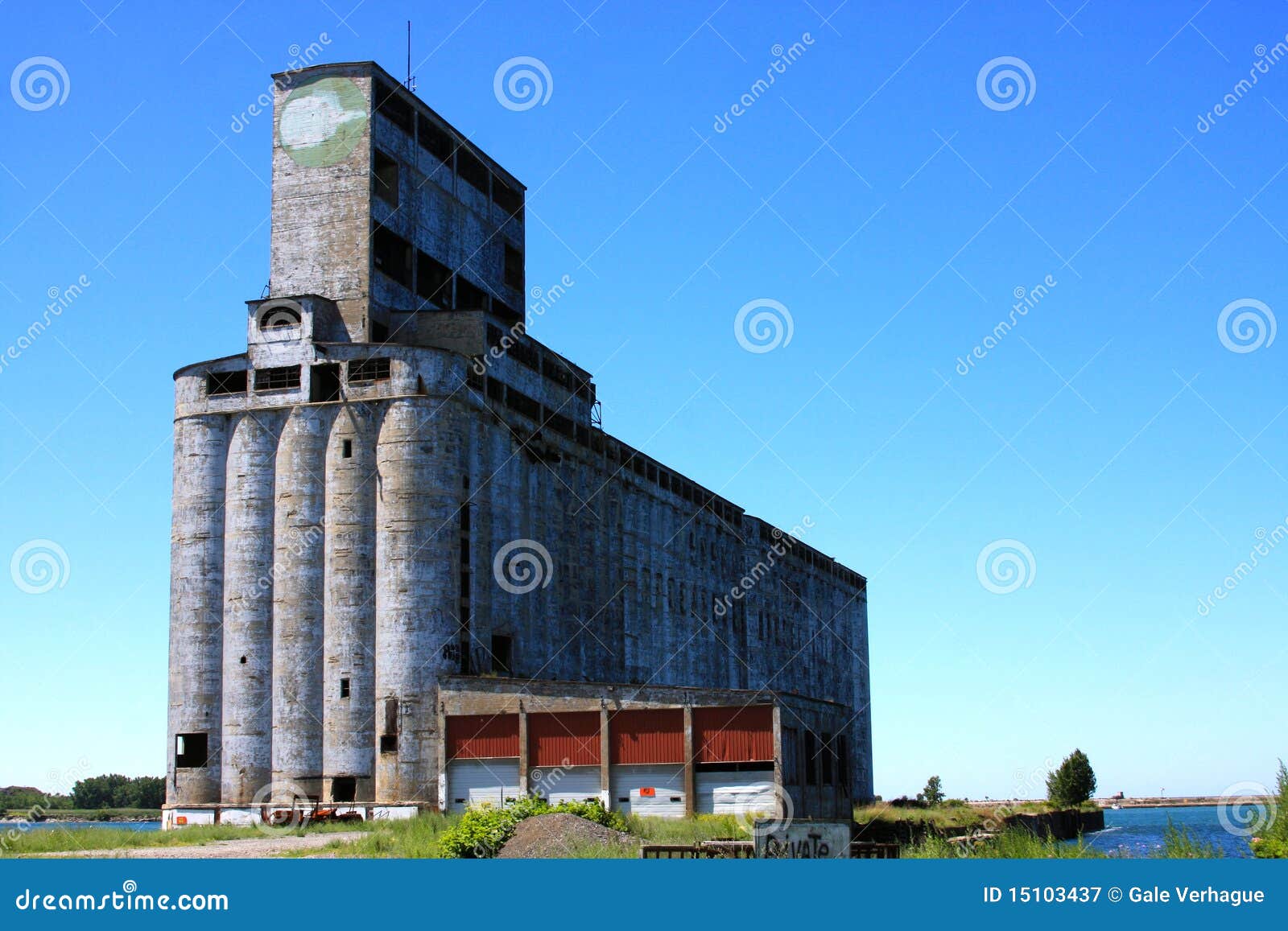 vintage grain elevator and silos in buffalo new york