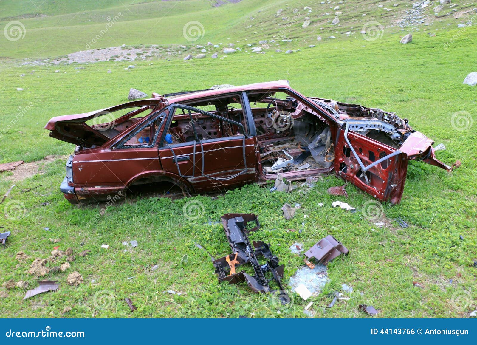 Abandoned wrecked car stock photo. Image of driving, crash 44143766