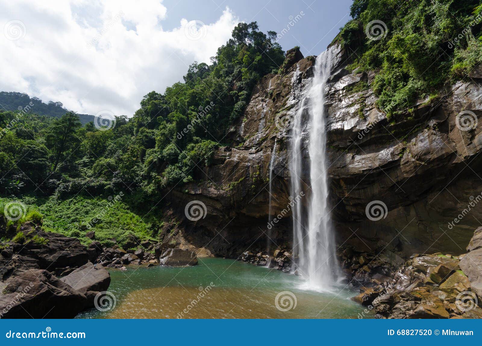 Aberdeen Falls stock photo. Image of nuwara, lush, rock 68827520