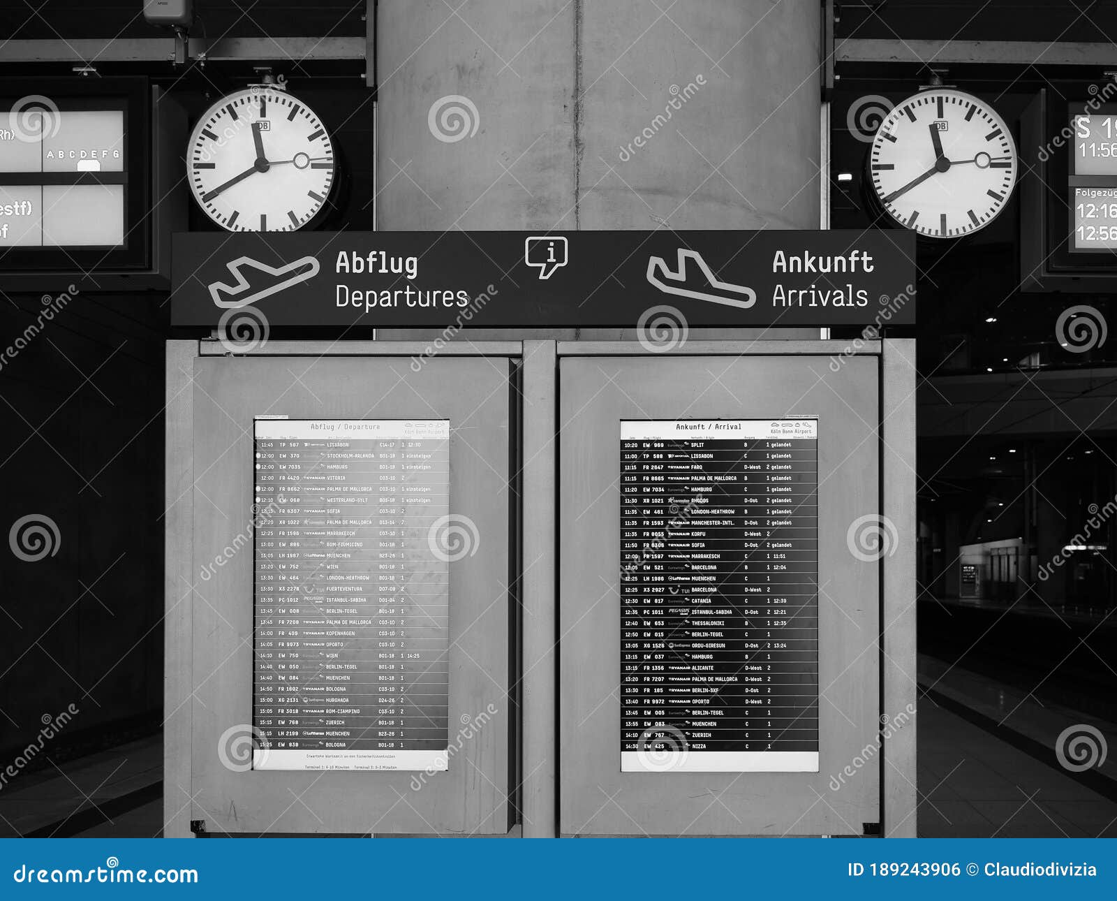 abflug (departures) and ankunft (arrivals) time table screens at