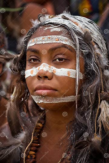 Aboriginal Australian Woman Editorial Photo - Image of custom, dancing ...