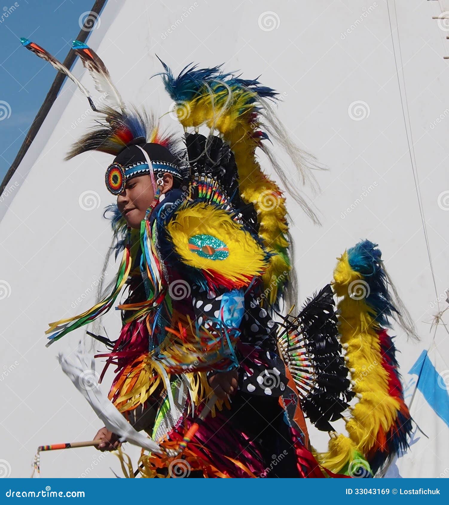 Aboriginal Dancer at Edmonton S Heritage Days 2013 Editorial Stock