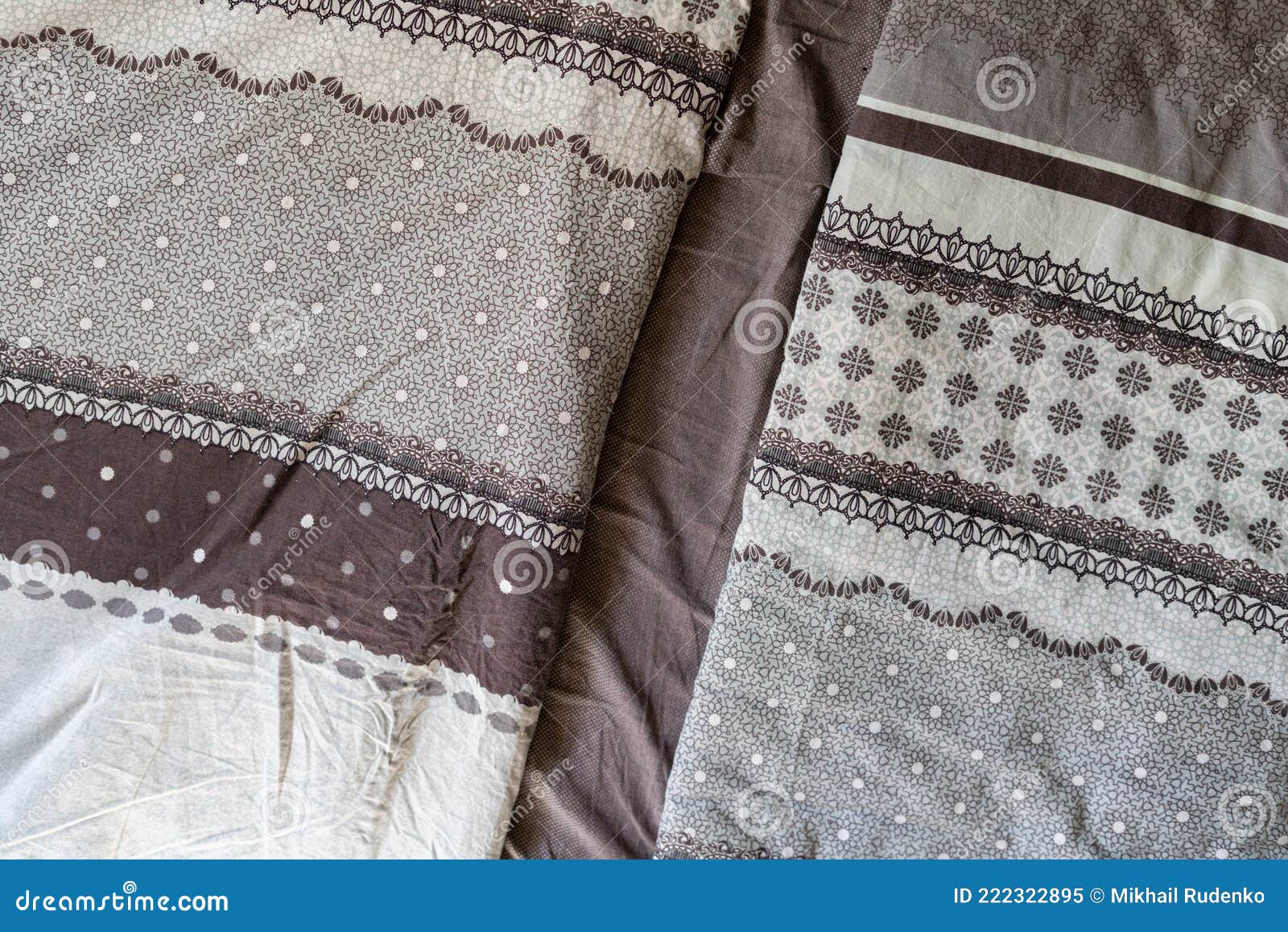 The Abstract Black and White Home Bed Textile with Blankets and Sheets