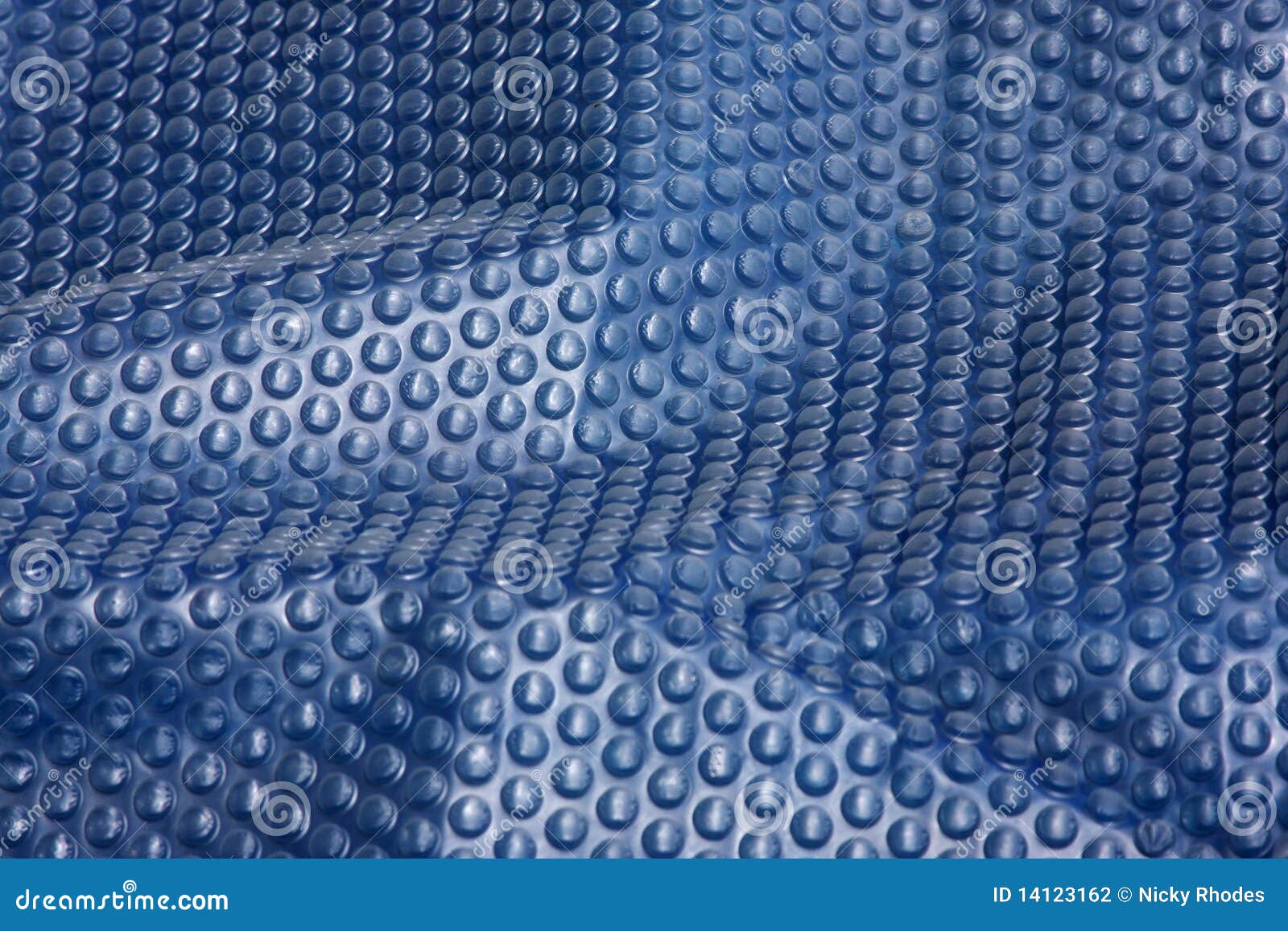 Blue bubble wrap with extra large blue bubbles for packing large fragile  items Stock Photo - Alamy