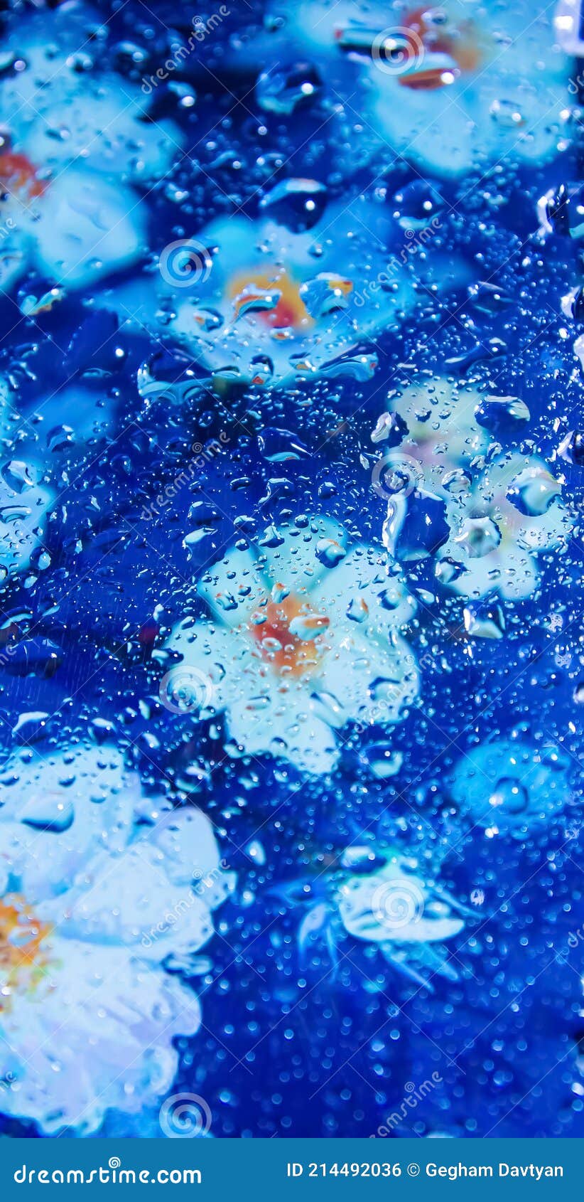 Abstracto Fondo Colorido Abstracto Fondo Colorido Con Burbujas Gotas De Agua En Un Fondo De Flores De Vidrio Colorido Con W Foto de archivo - Imagen de flor, floral: 214492036 Abstracto Fondo Colorido Abstracto Fondo Colorido Con Burbujas Gotas De Agua En Un Fondo De Flores De Vidrio Colorido Con W Foto de archivo - Imagen de flor, floral: 214492036