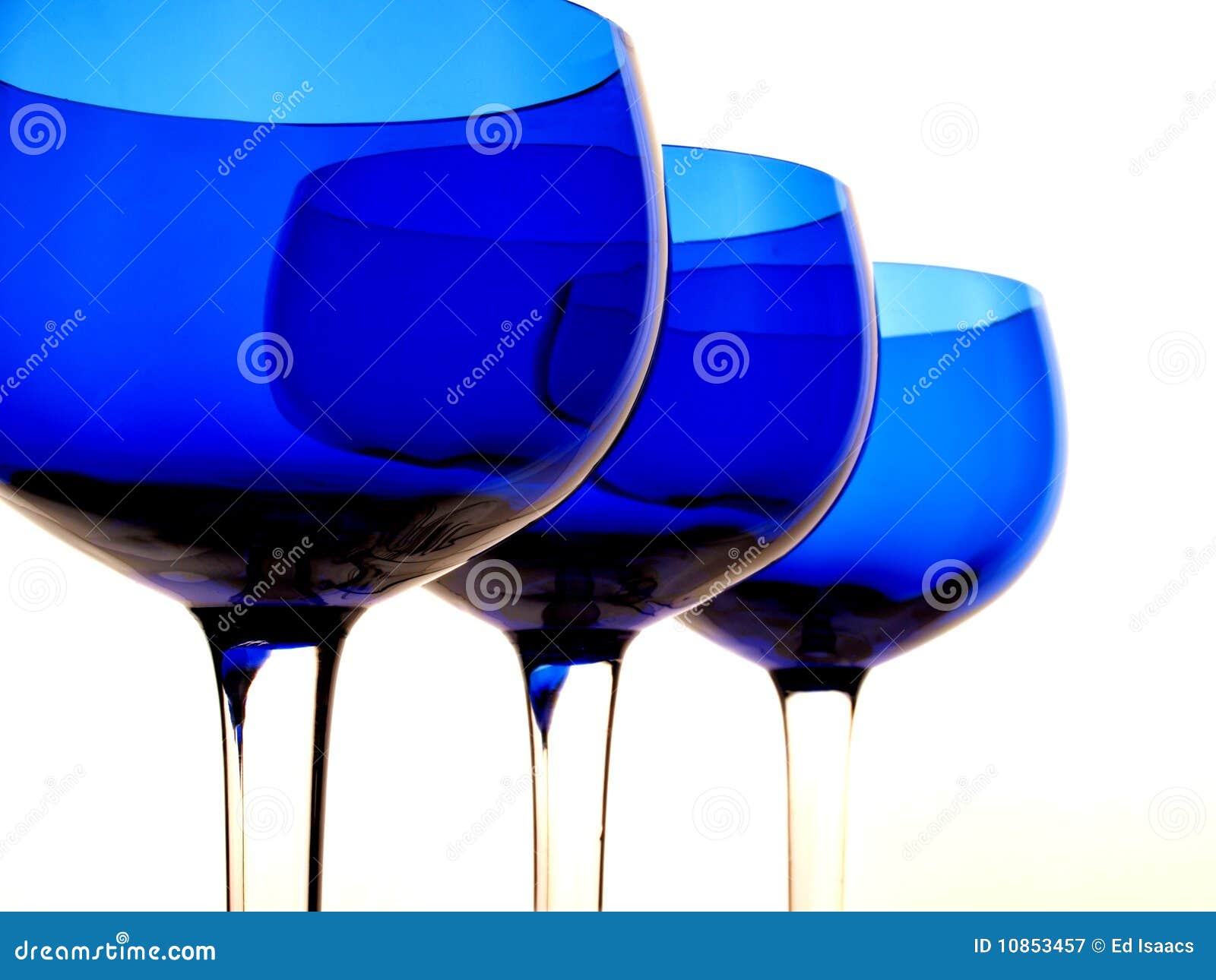 Abstrakte blaue Glas-Auslegung. Abstrakte Glaswarehintergrundauslegung gebildet von den blauen Gläsern.