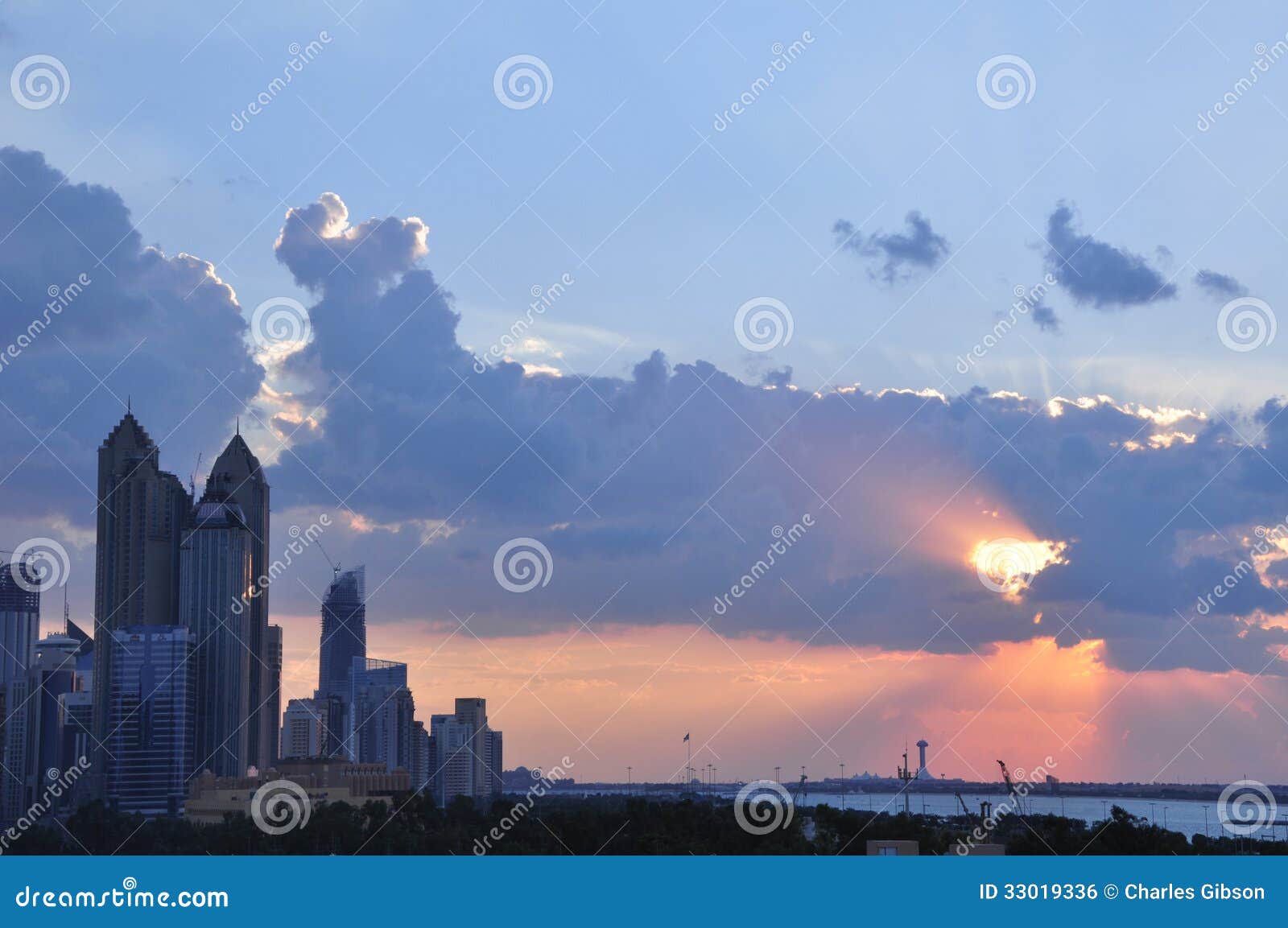 Abu Dhabi Western sky stock photo. Image of skies, evening - 33019336