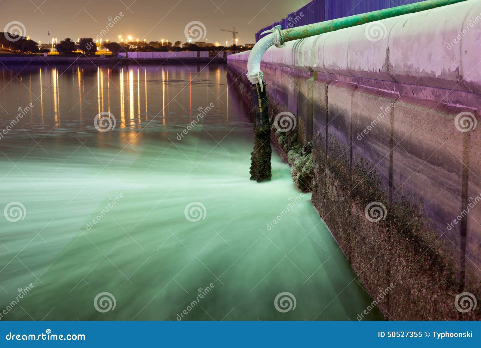 Abwasser Und Abwasserleitung in Dubai Stockbild Bild von drei, dubai