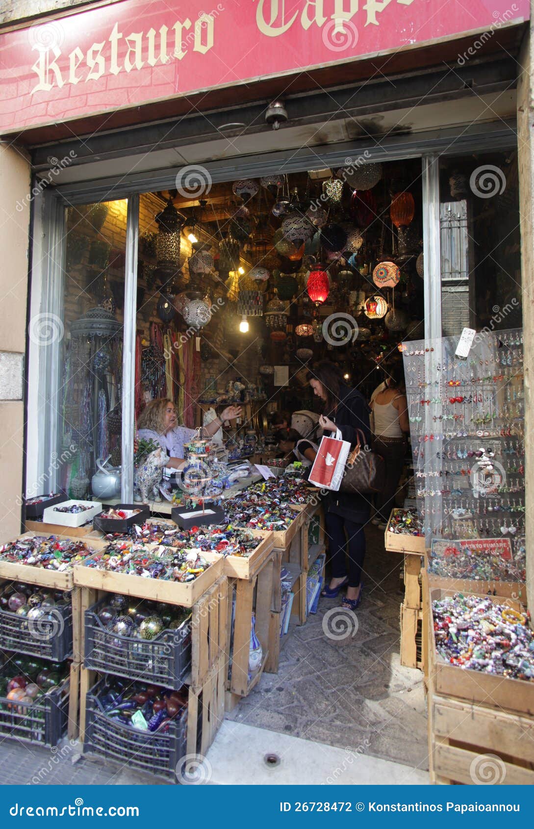 Accessories shop editorial photography. Image of store 26728472