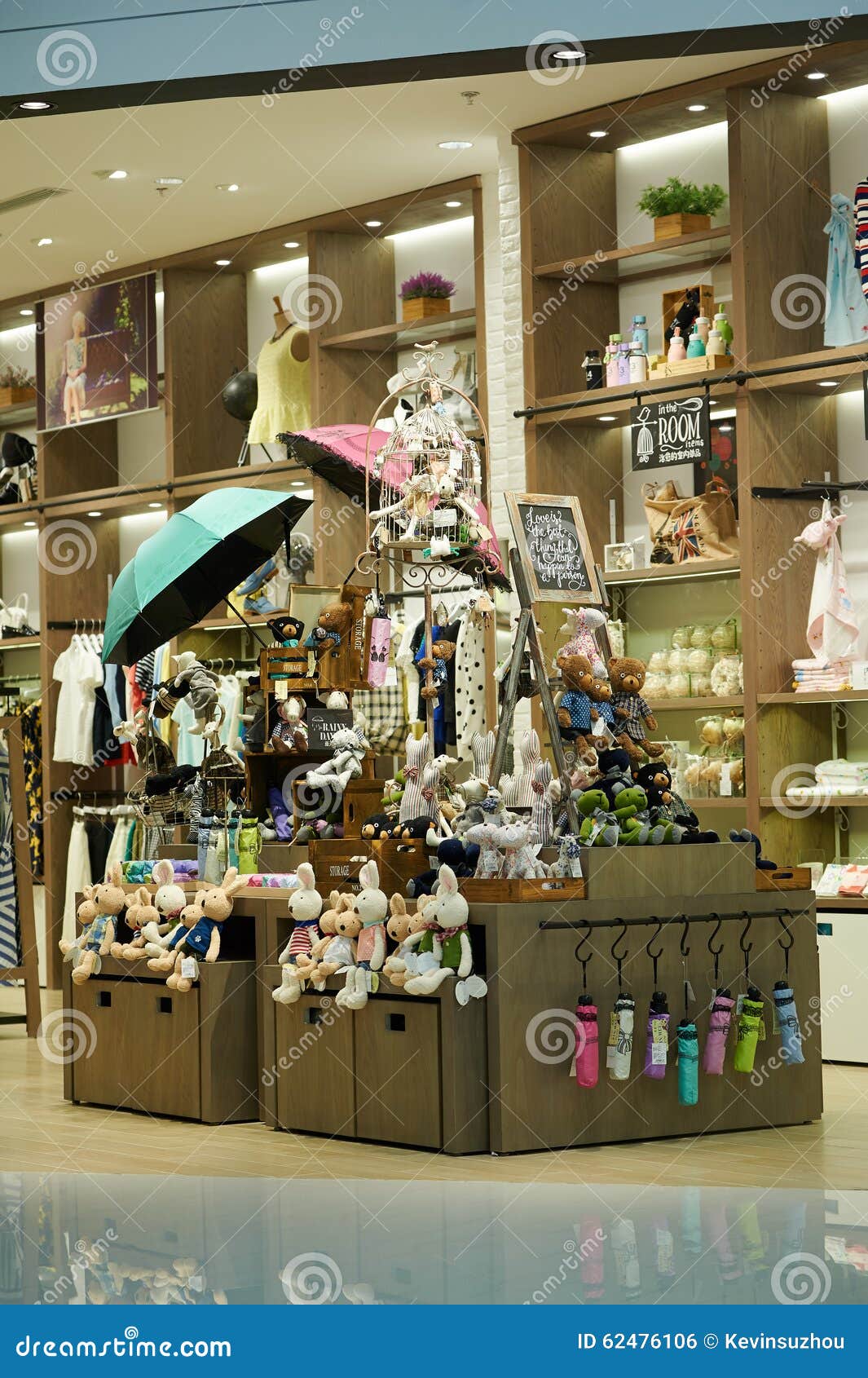 Accessories editorial photo. Image of accessories, shopping 62476106