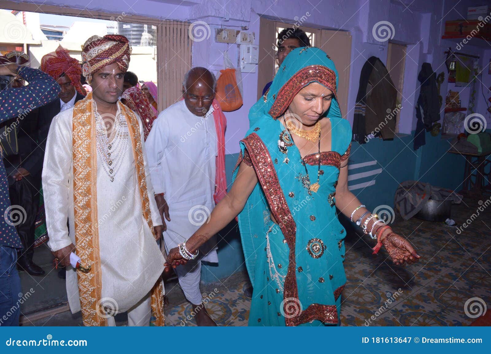 Pakistani bridal hi-res stock photography and images - Page 3 - Alamy