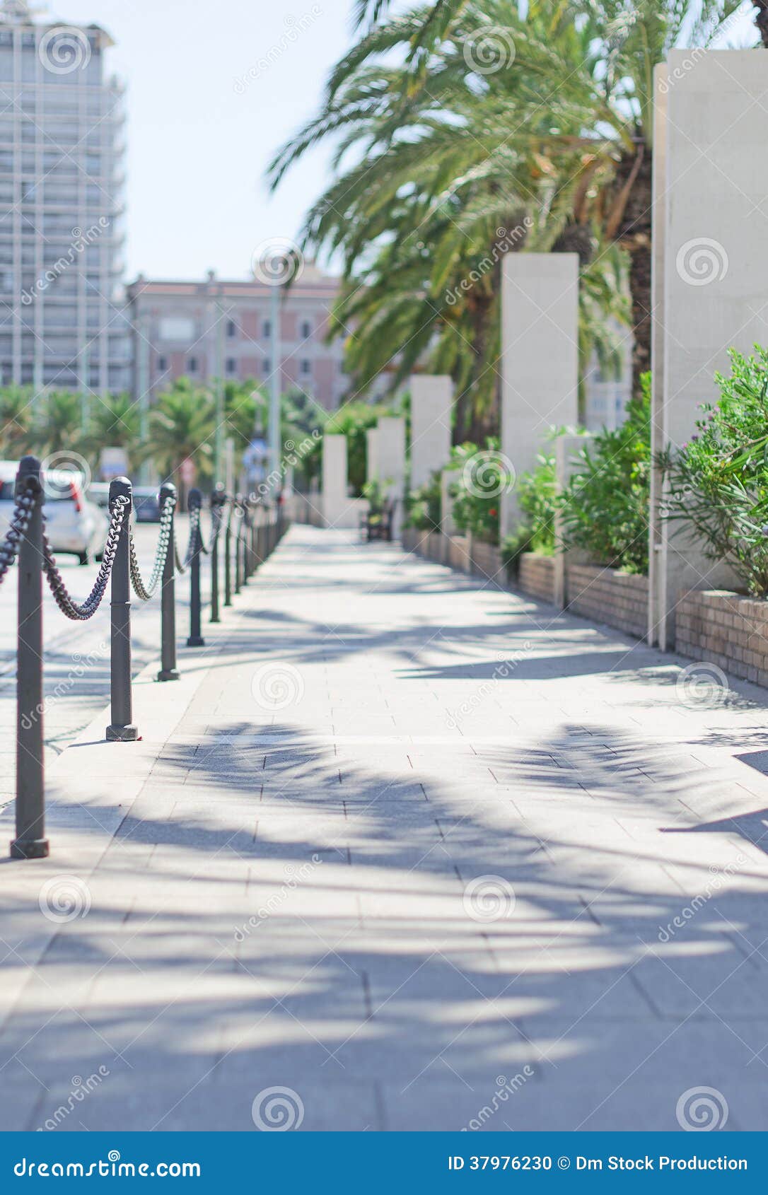Acera vacía foto de archivo. Imagen de turismo, urbano - 37976230, image size:1086x1690