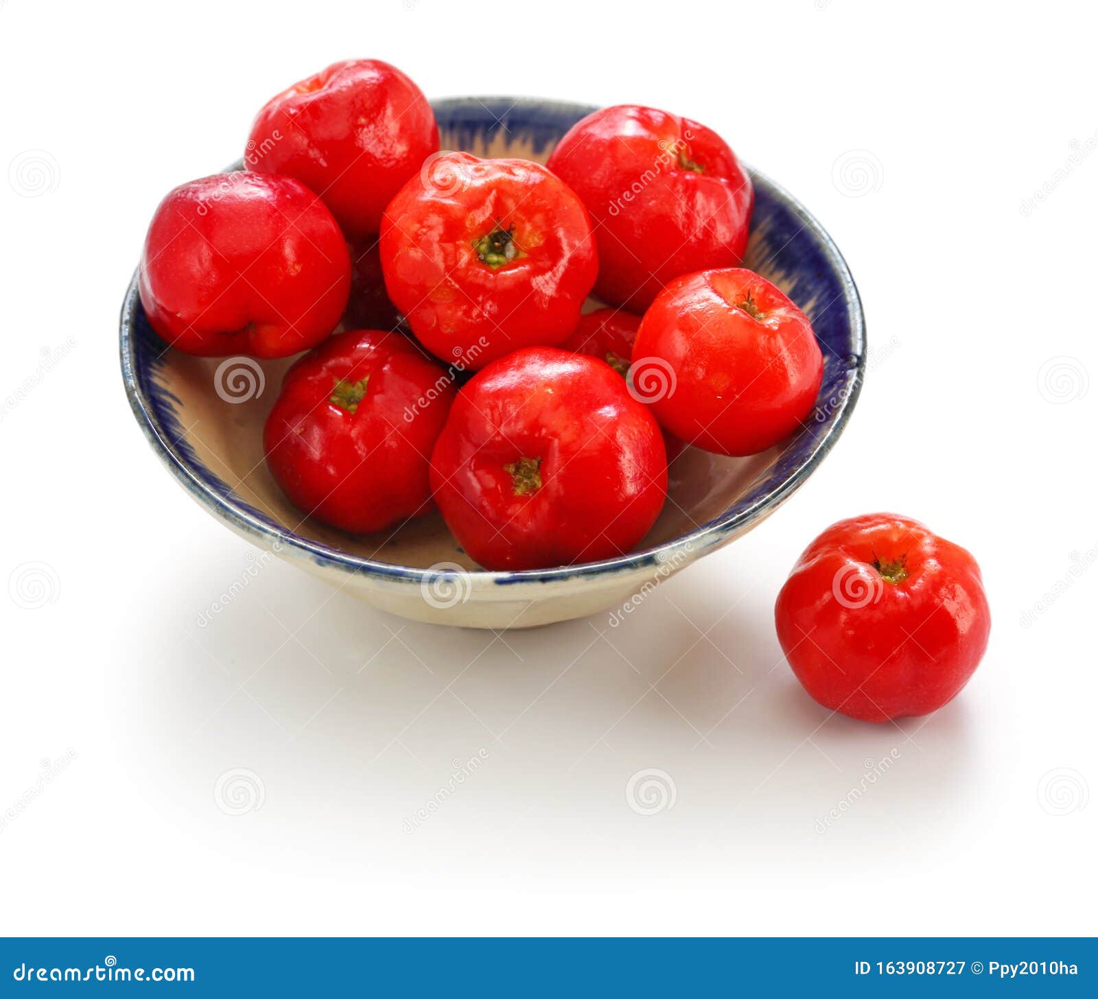 acerola fruit, barbados cherry