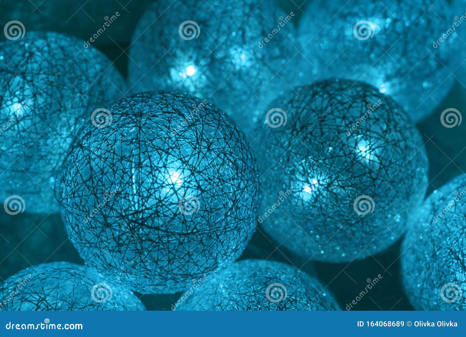Uitdrukkelijk Vertrek naar mouw Achtergrond Van Lichtbollen Lichtblauwe Kleur Stock Afbeelding - Image of  slinger, banier: 164068689