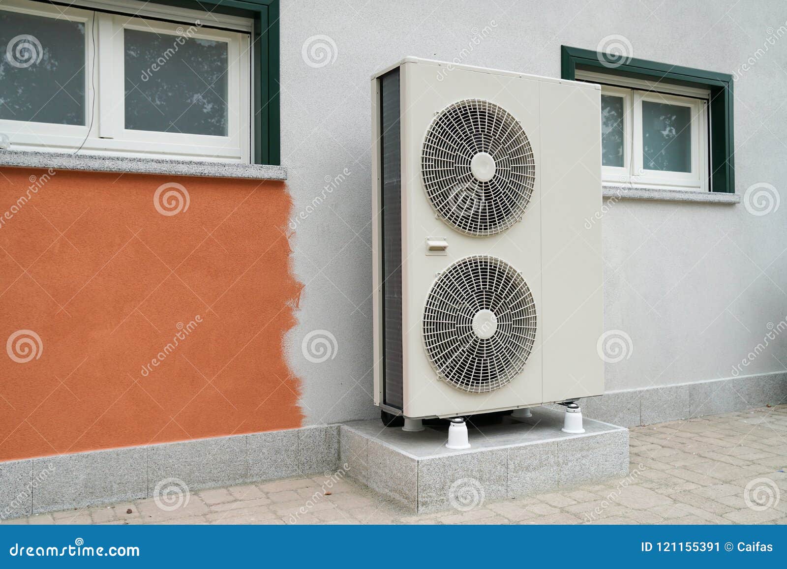Acqua aero della pompa di calore per il riscaldamento della casa ... Riscaldamento in casa