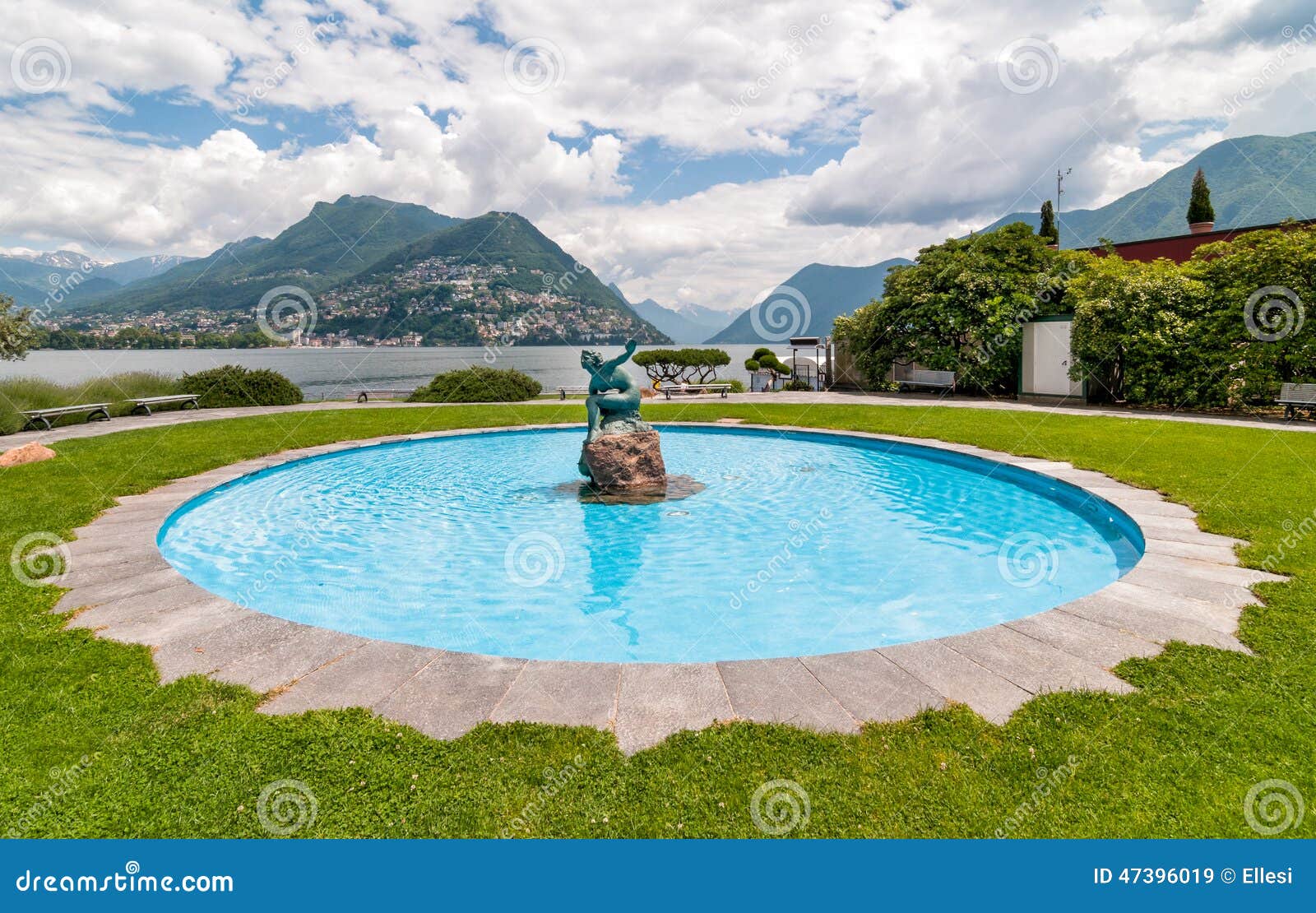 the acquaiola fountain along lake of lugano