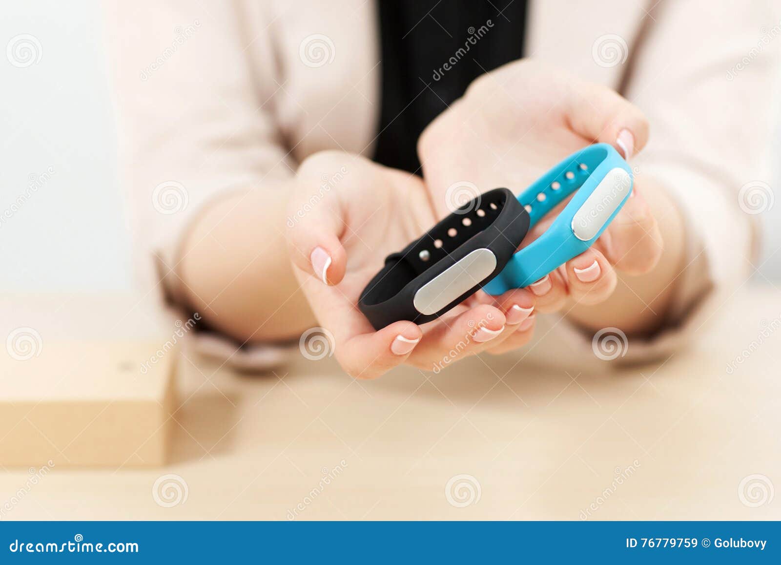 Activity Trackers Presentation, Close-up Stock Image - Image of accessory, figure: 76779759