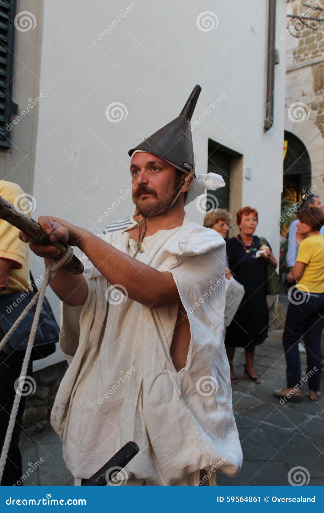 Actores De La Calle El Tonto Foto Imagen de medieval, pista: 59564061