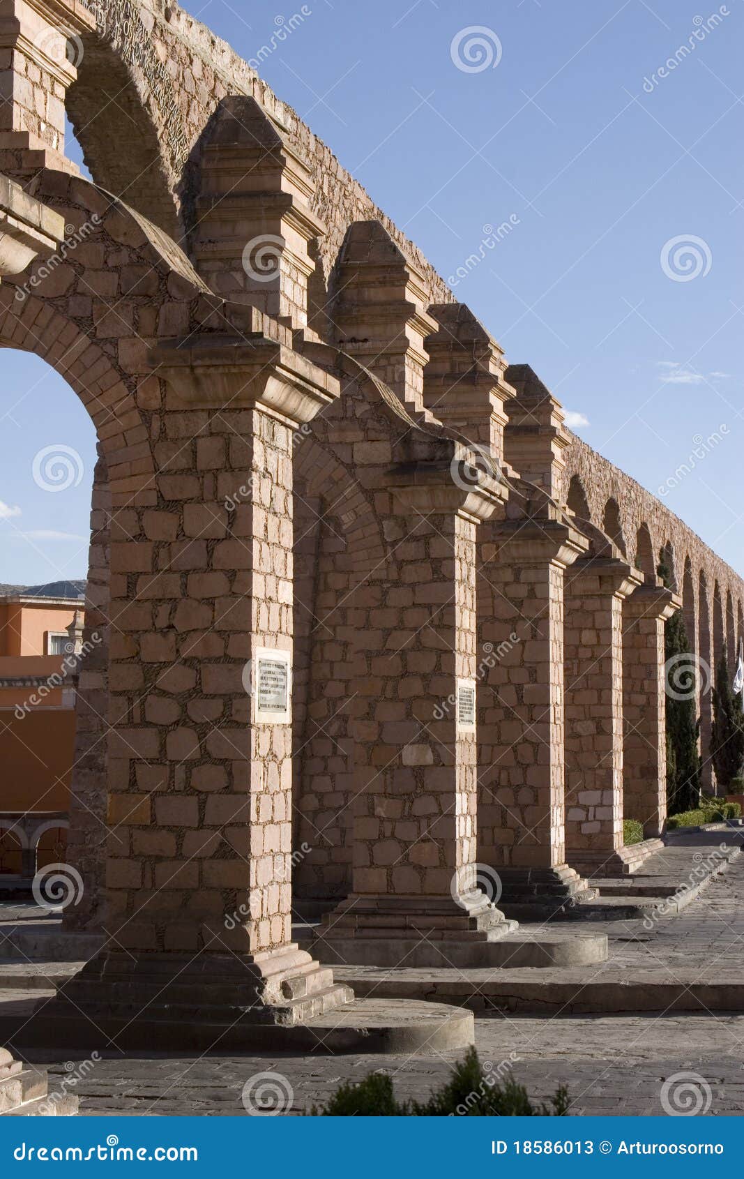 the aqueduct of zacatecas