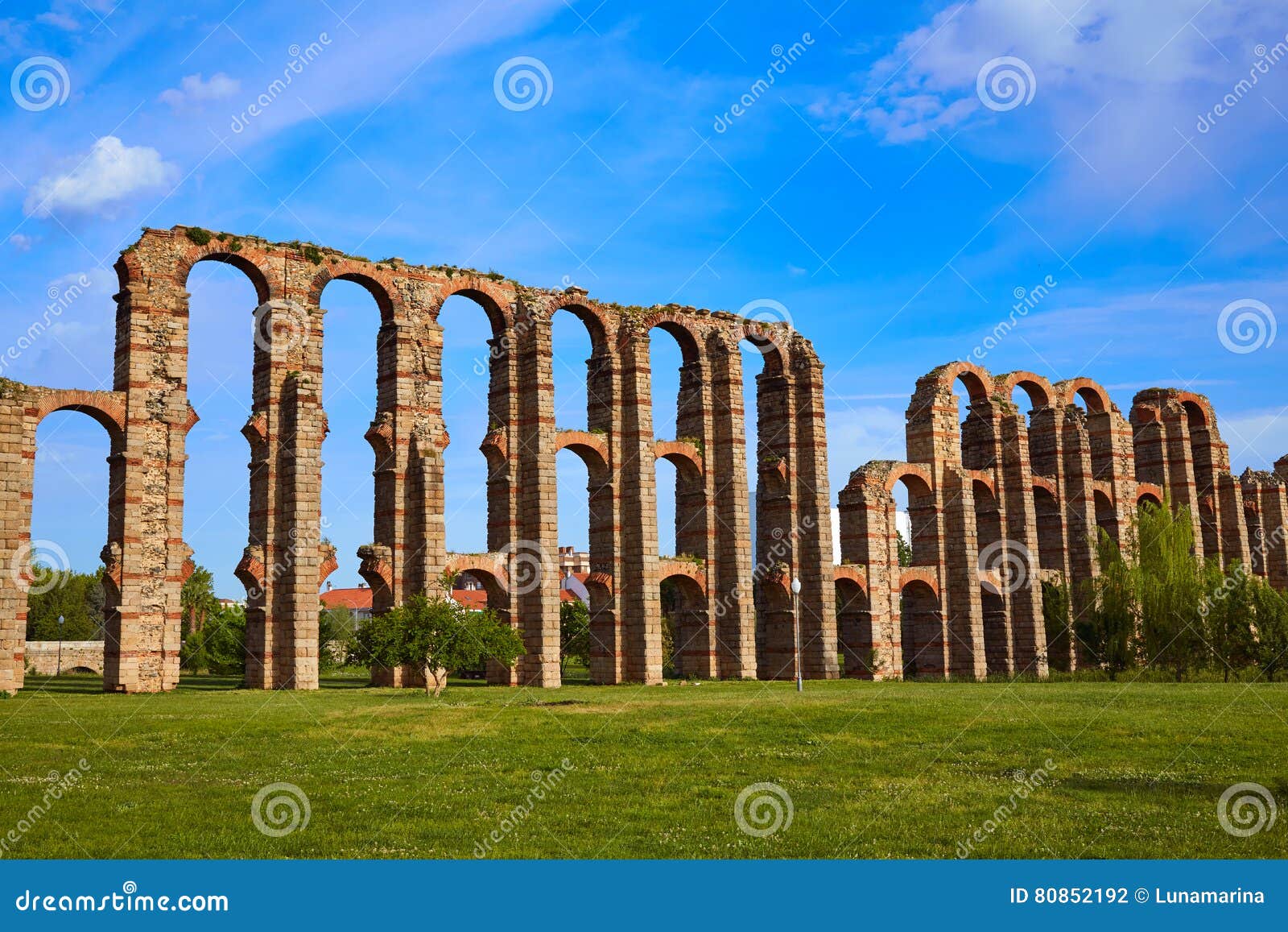 acueducto los milagros merida badajoz aqueduct